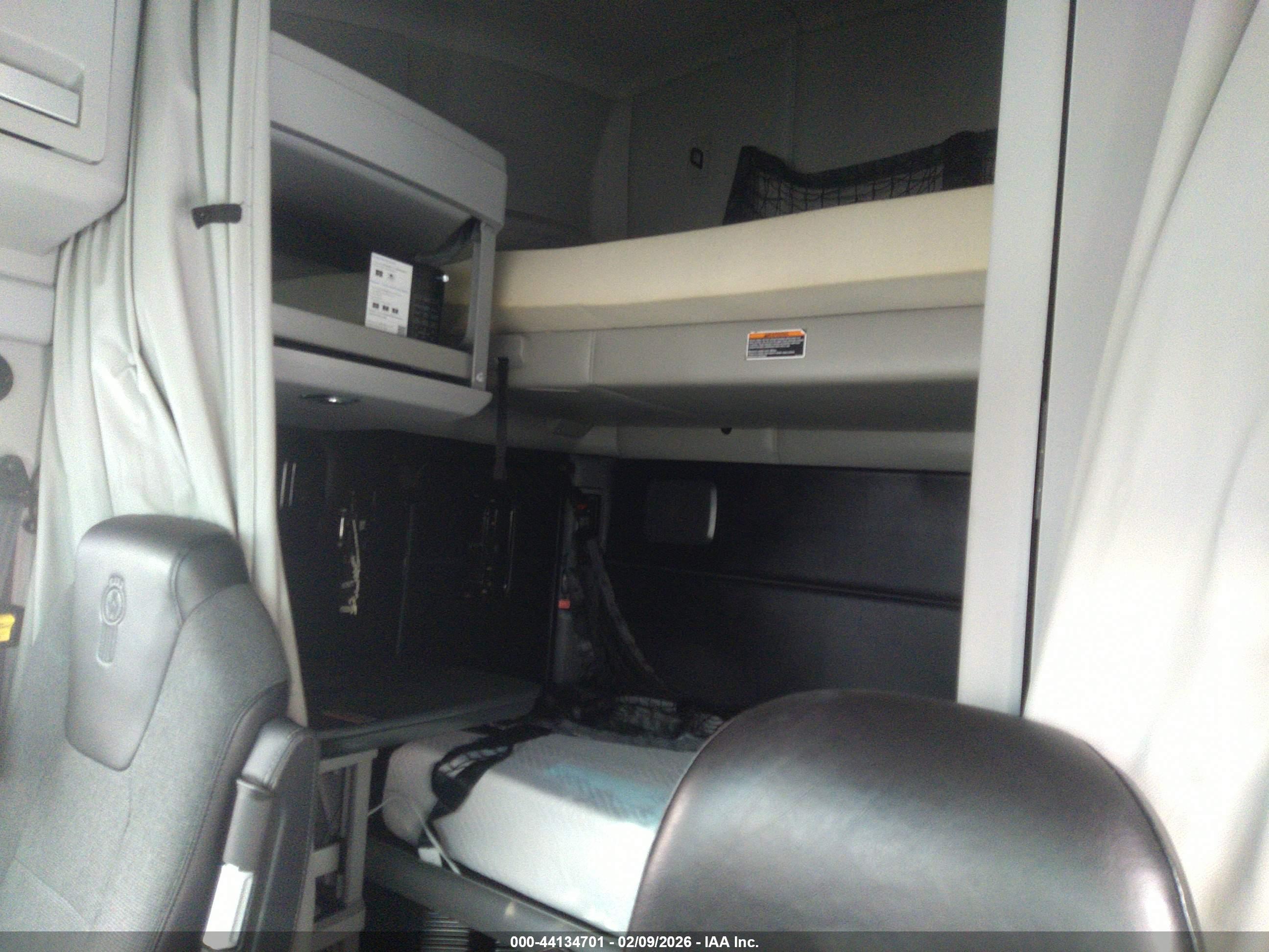 KENWORTH T680 image 7