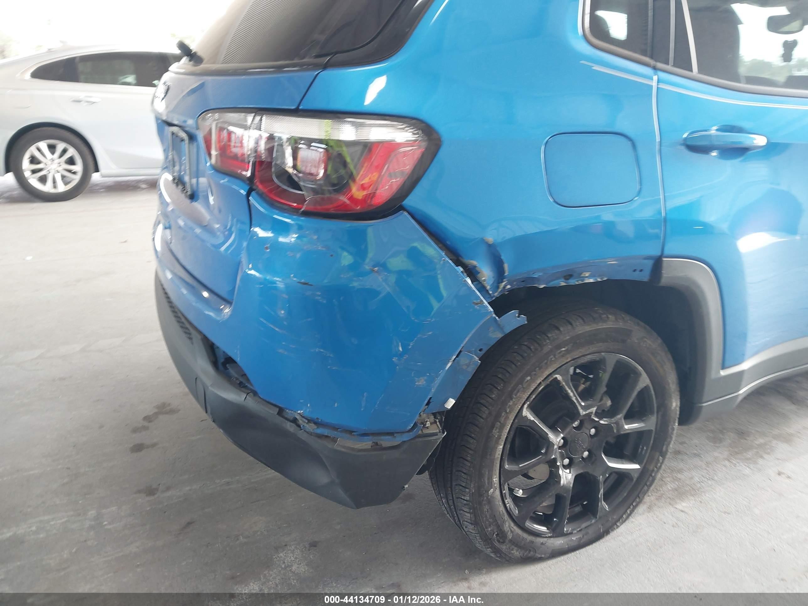 JEEP COMPASS image 6