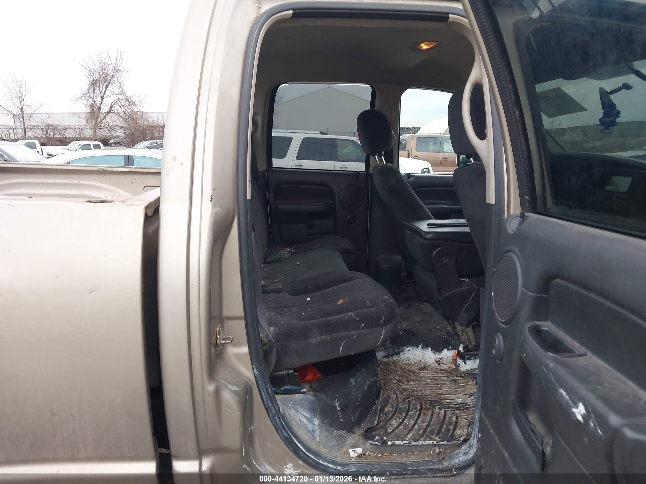 DODGE RAM image 8