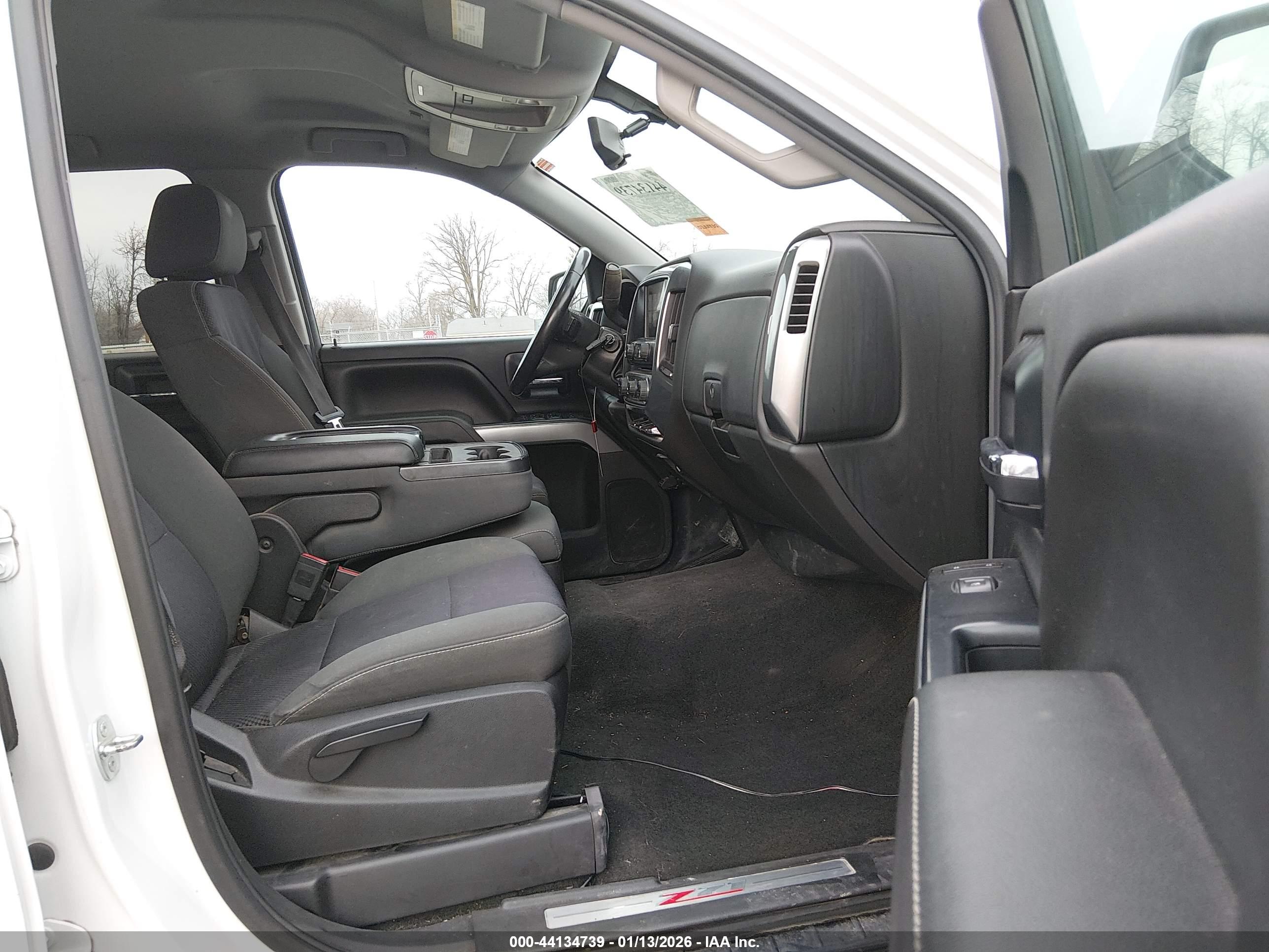 CHEVROLET SILVERADO image 5