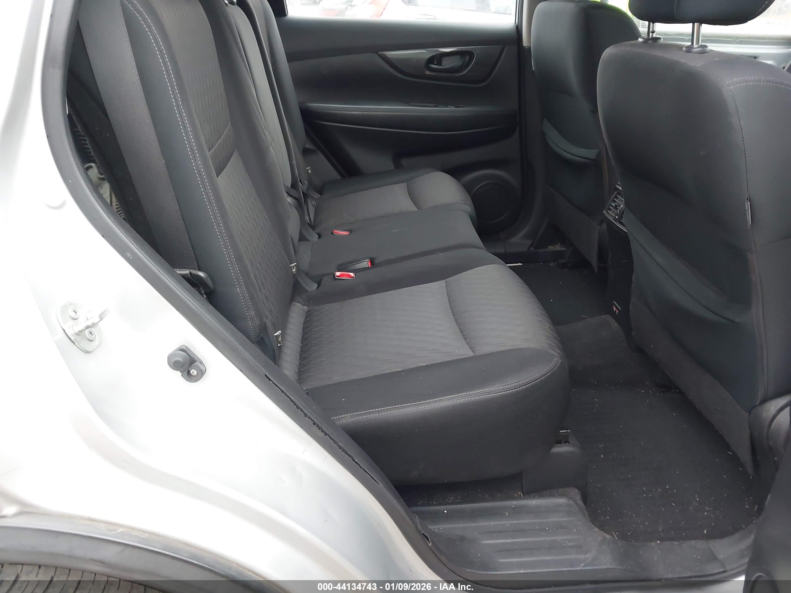 NISSAN ROGUE image 8