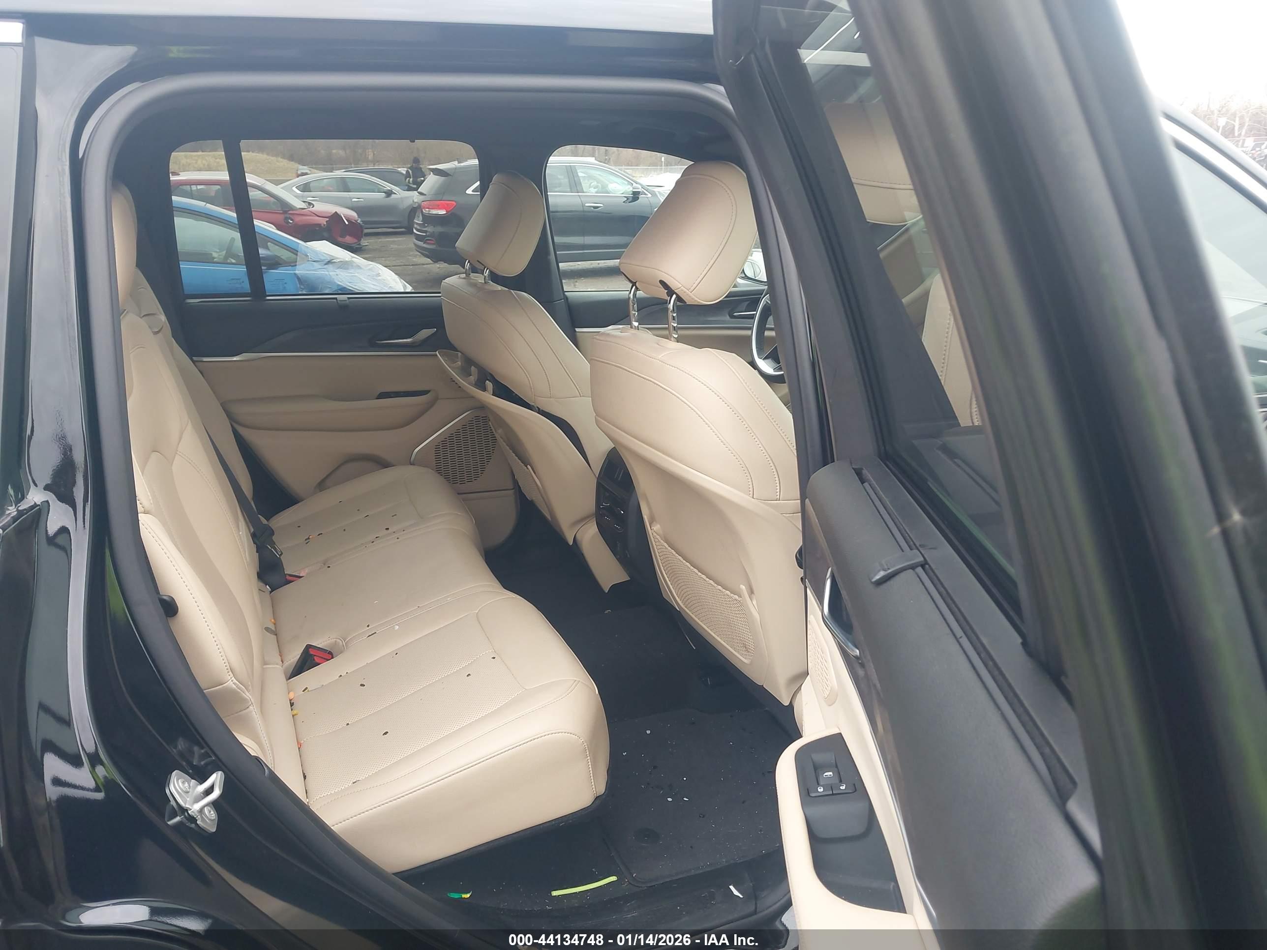 JEEP GRAND image 8