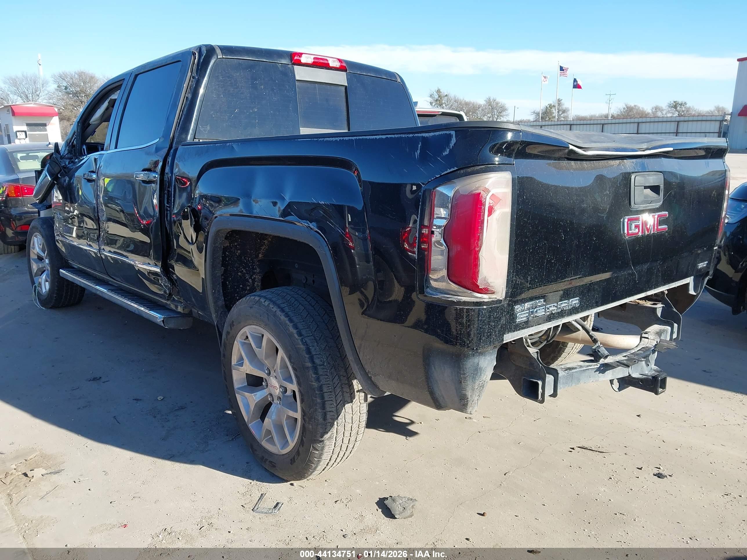 GMC SIERRA image 3