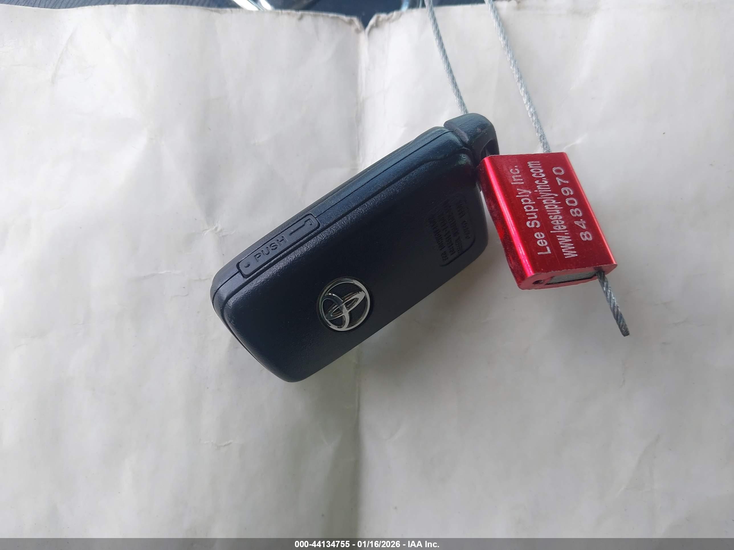 TOYOTA PRIUS image 11