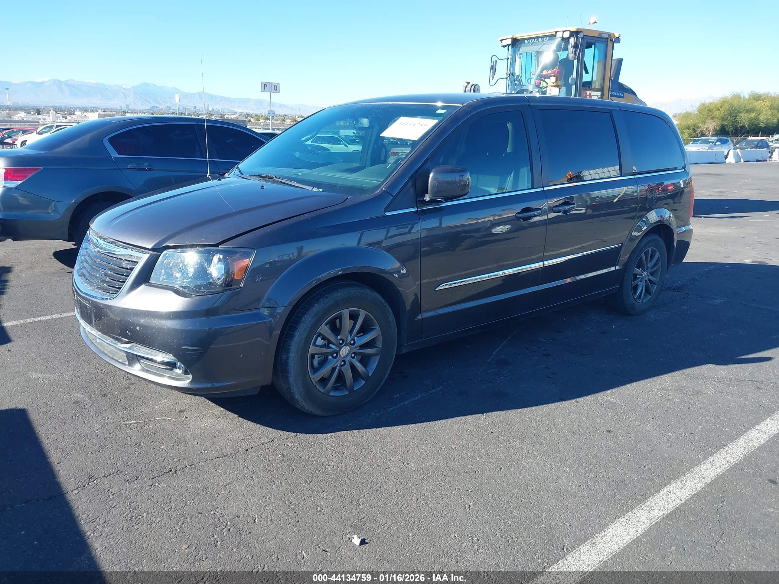CHRYSLER TOWN image 2