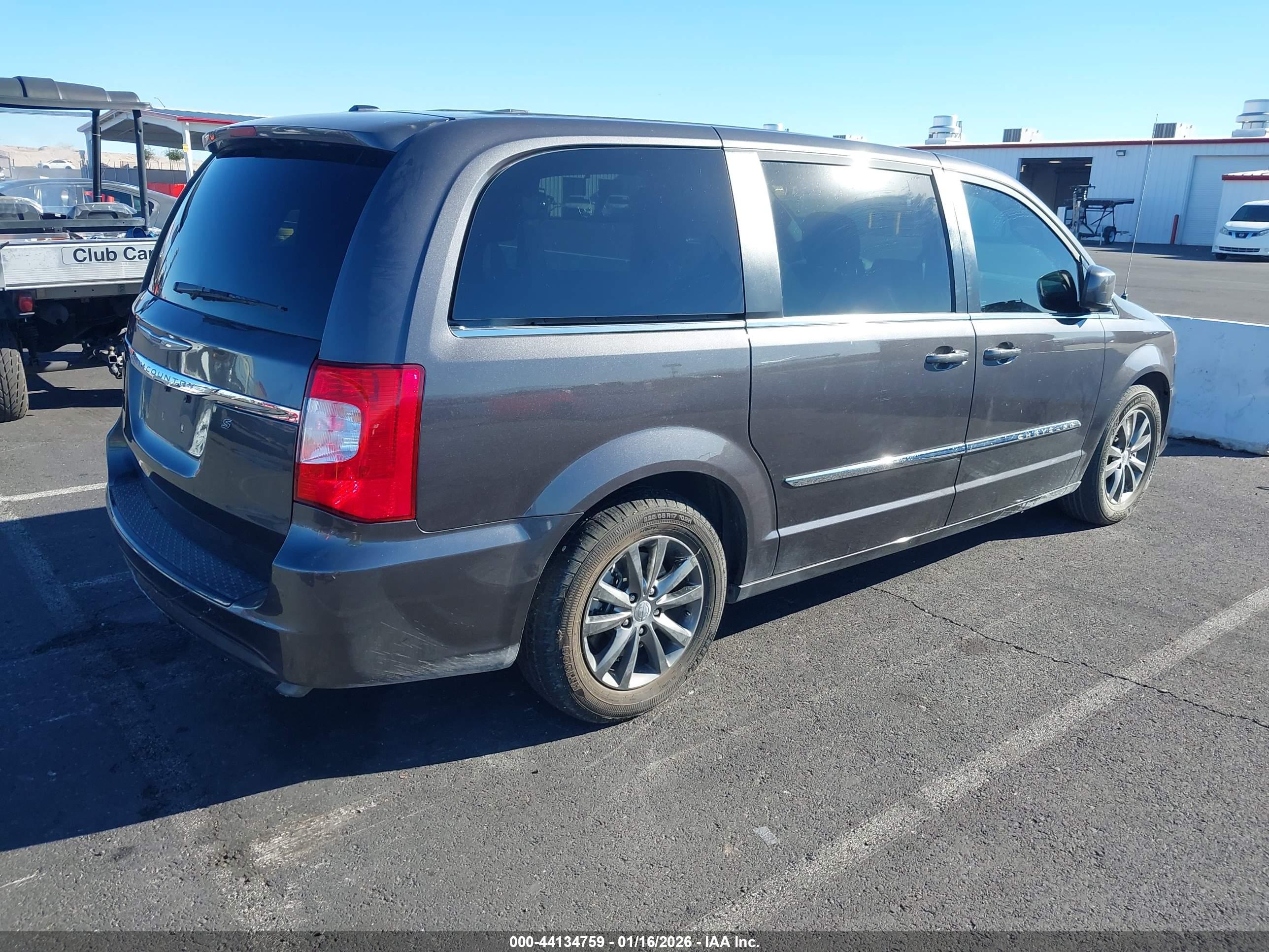 CHRYSLER TOWN image 4