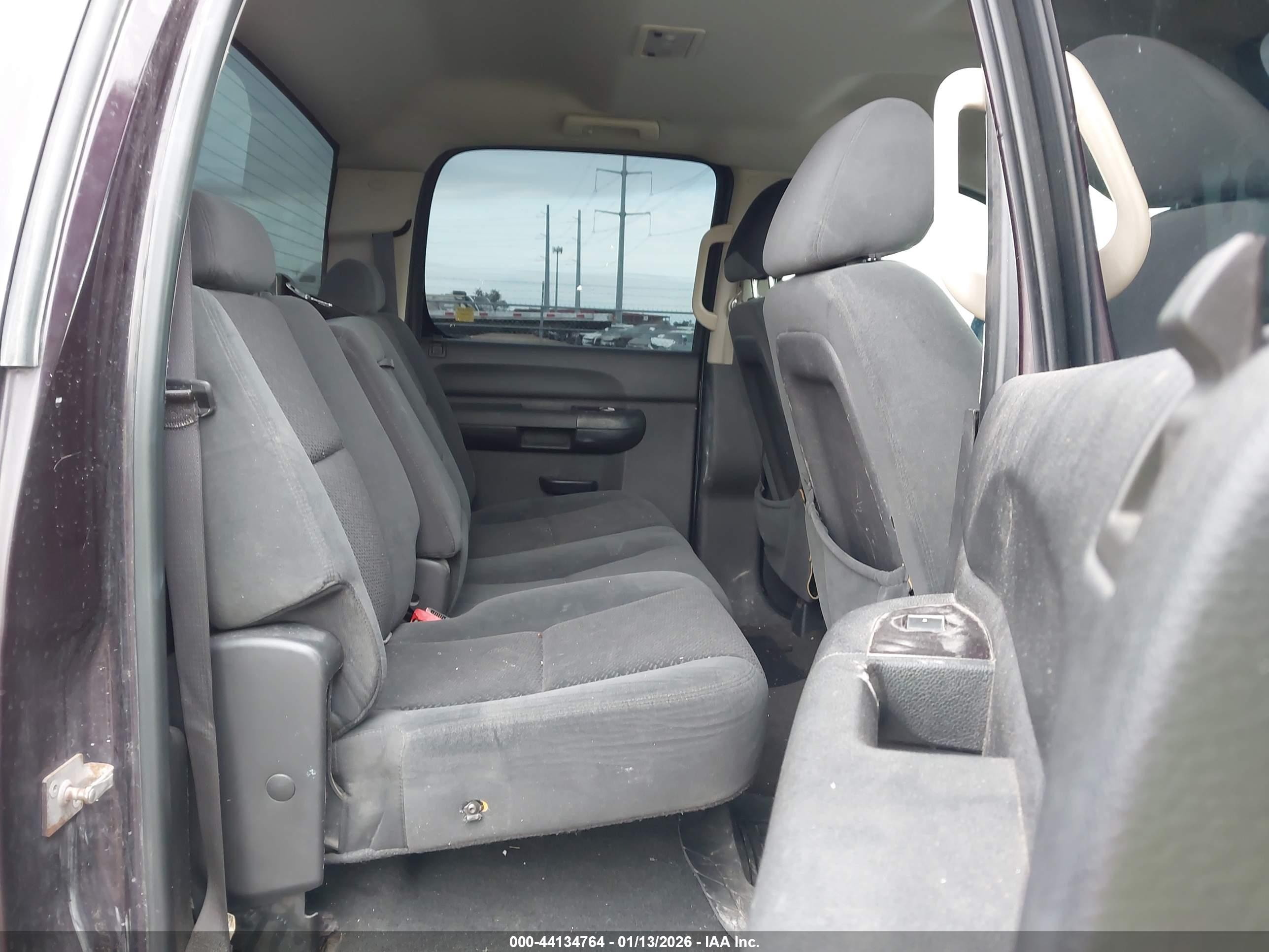 CHEVROLET SILVERADO image 8