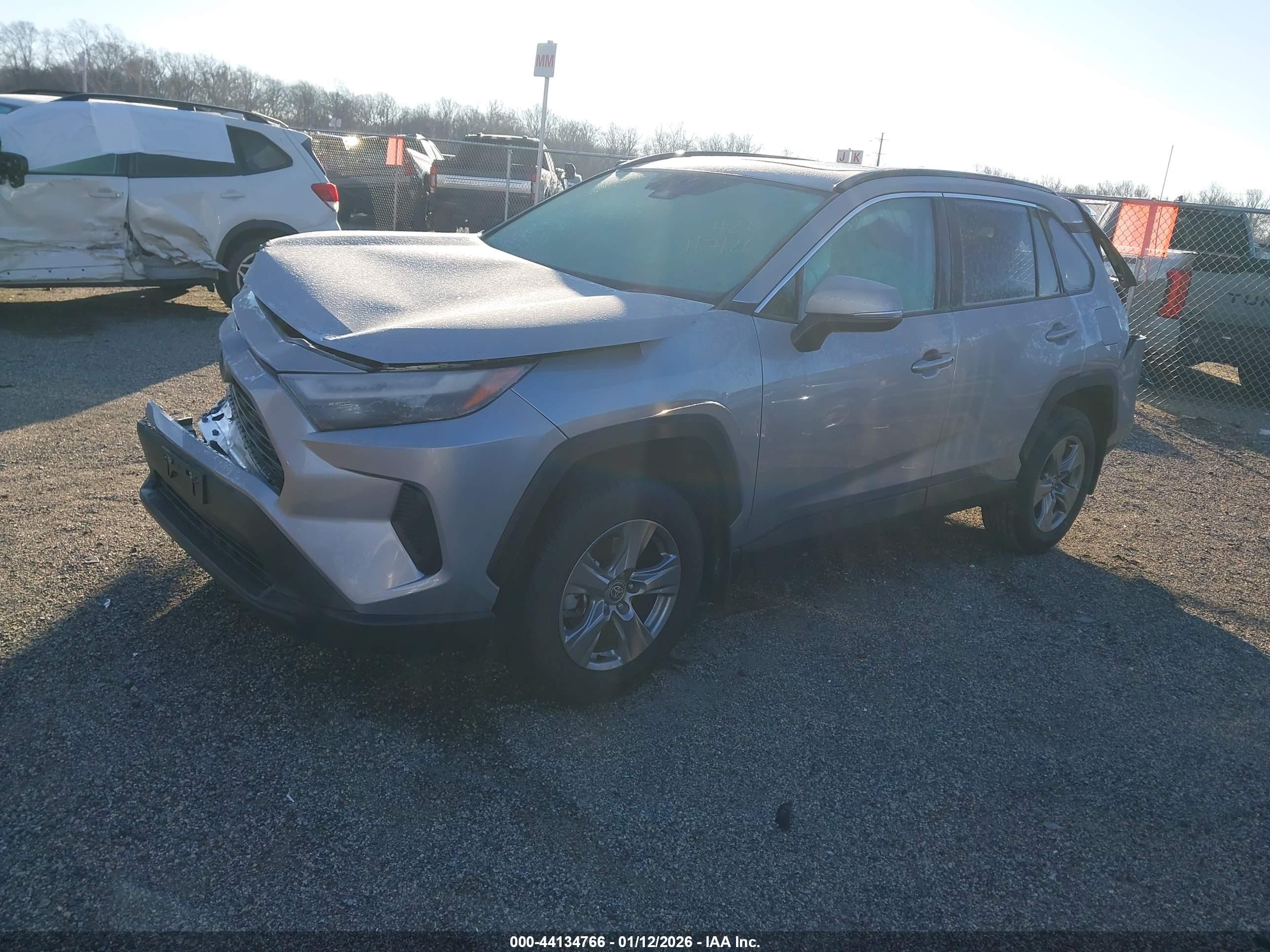 TOYOTA RAV4 image 2