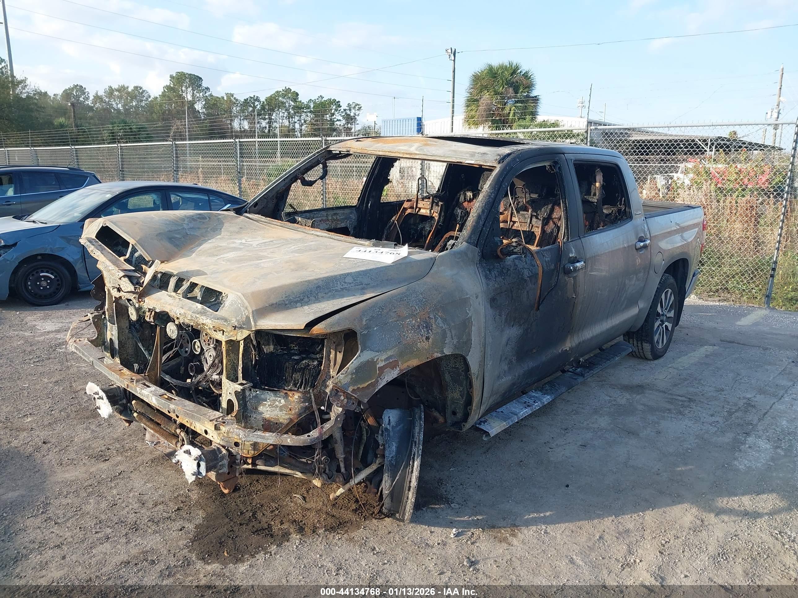 TOYOTA TUNDRA image 2