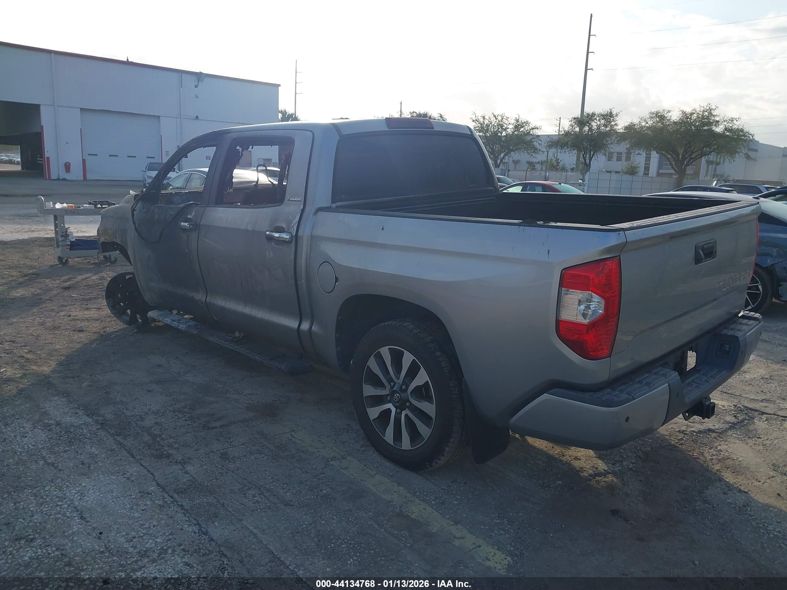 TOYOTA TUNDRA image 3