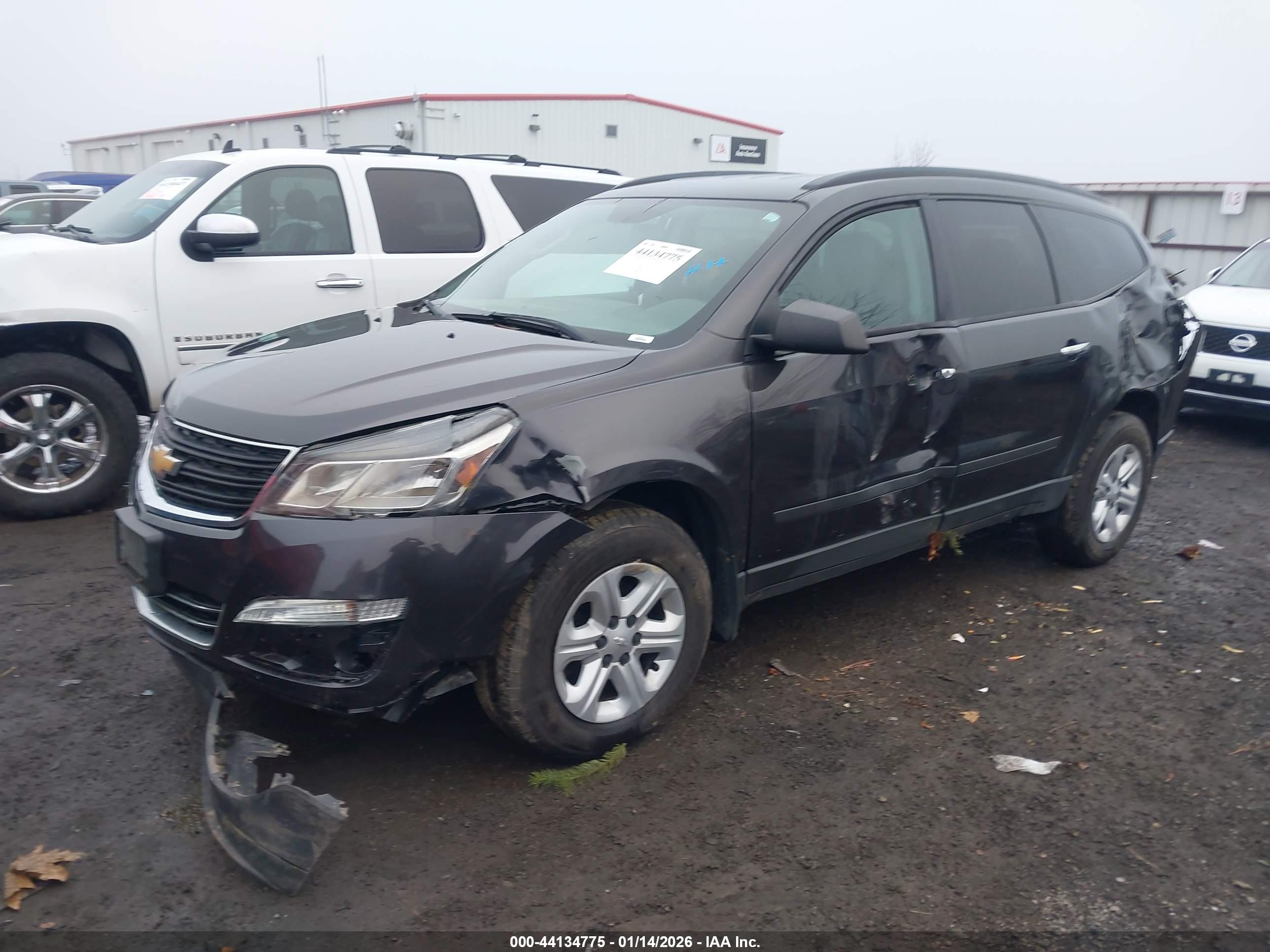 CHEVROLET TRAVERSE image 2