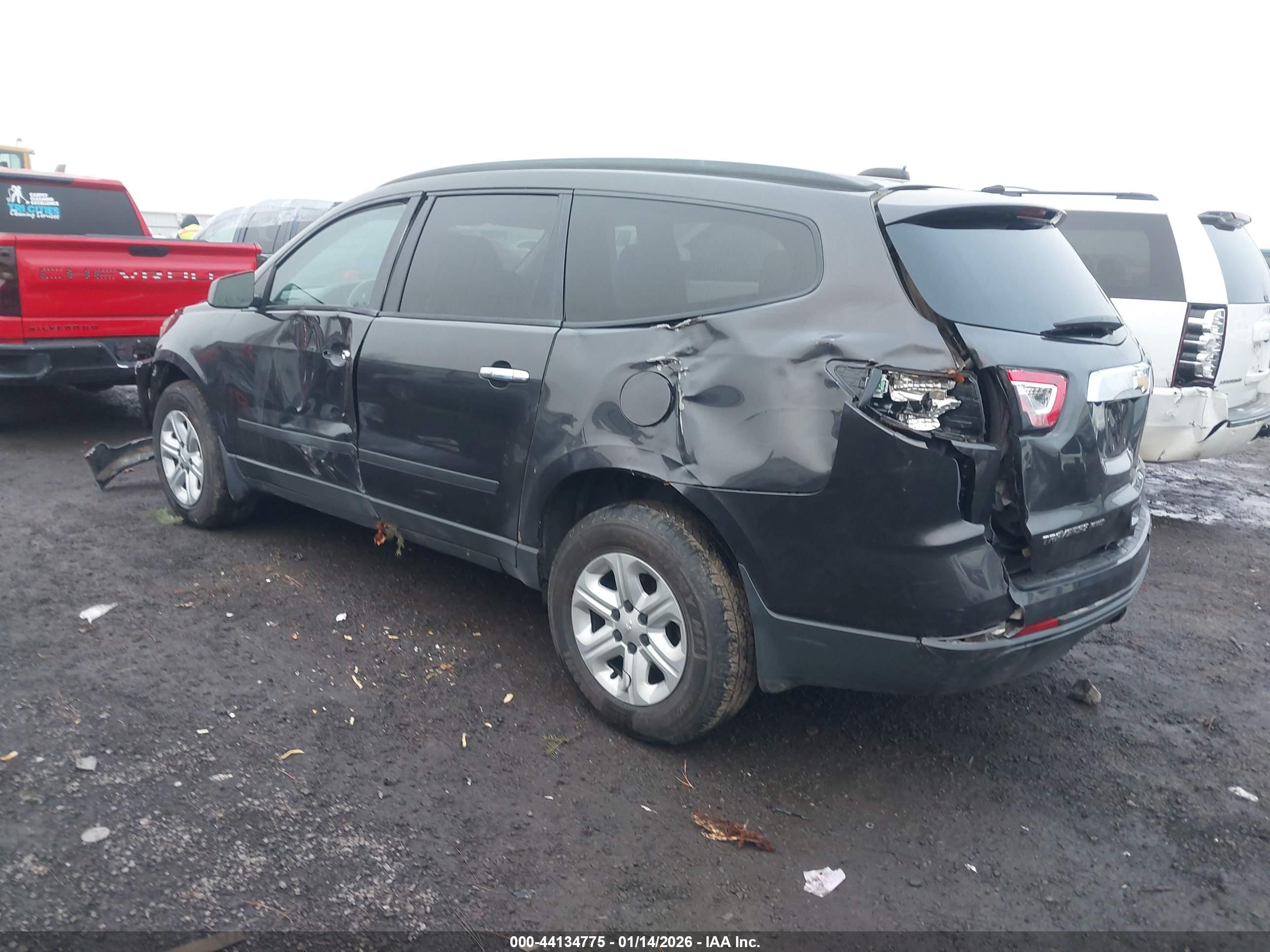 CHEVROLET TRAVERSE image 3