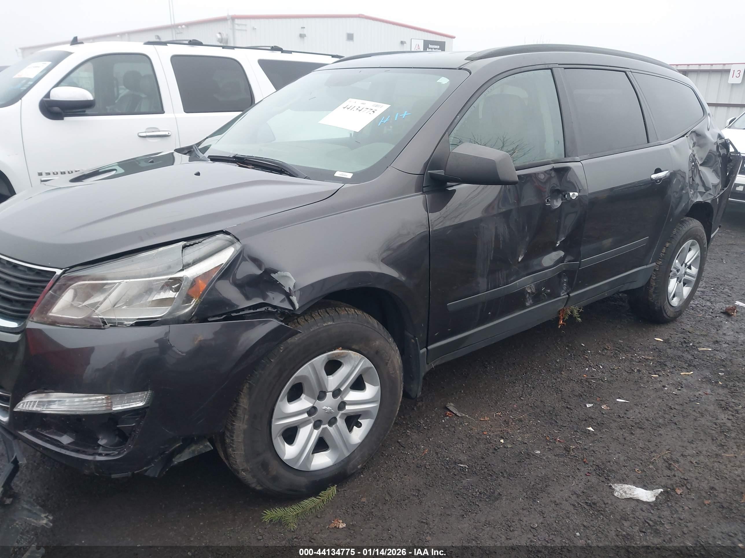 CHEVROLET TRAVERSE image 6