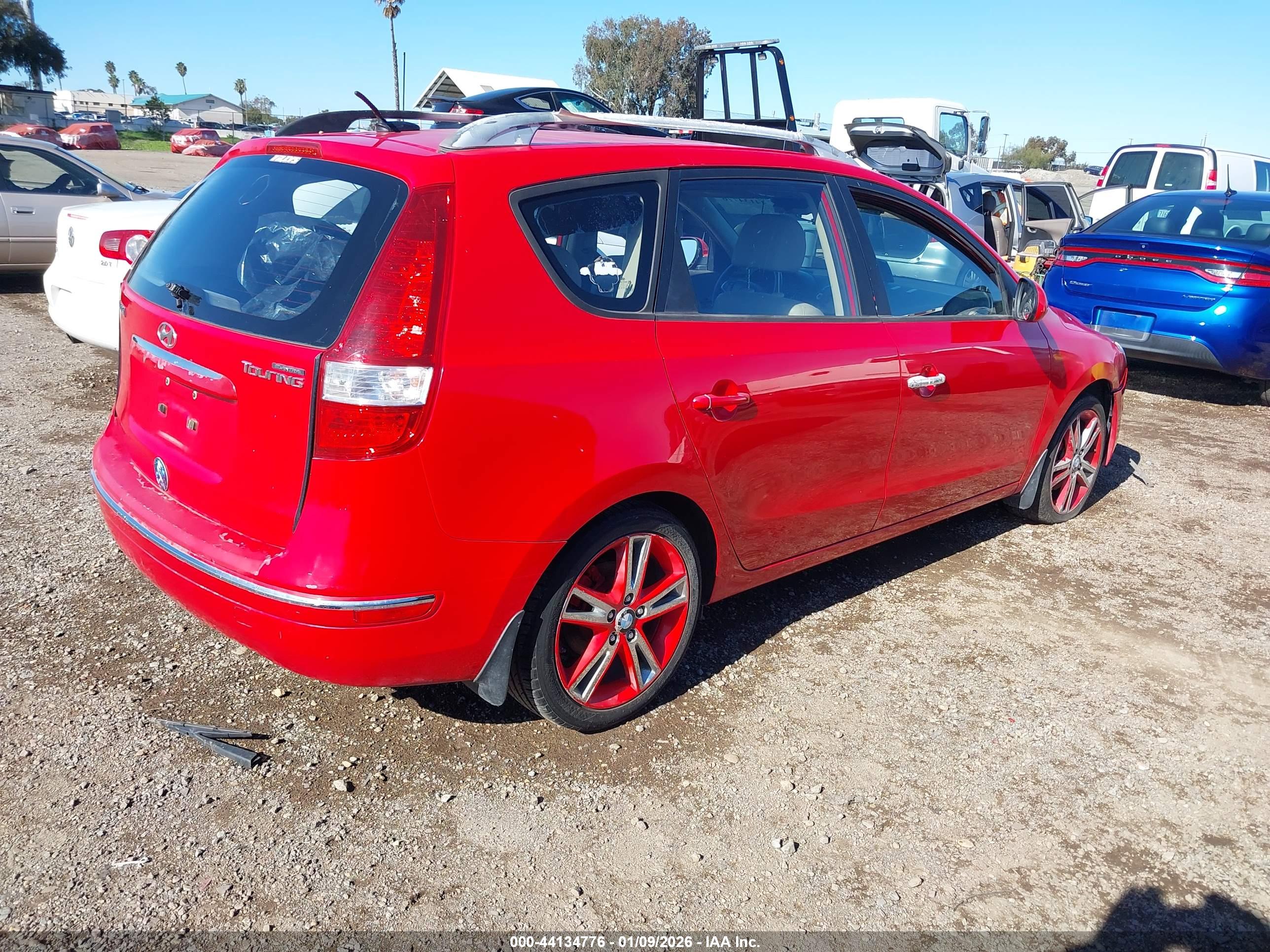 HYUNDAI ELANTRA image 4