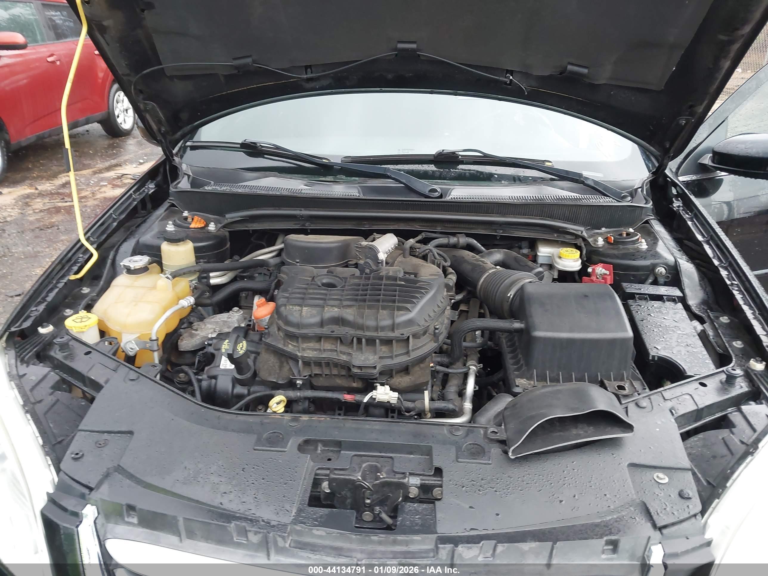 CHRYSLER 200 image 10