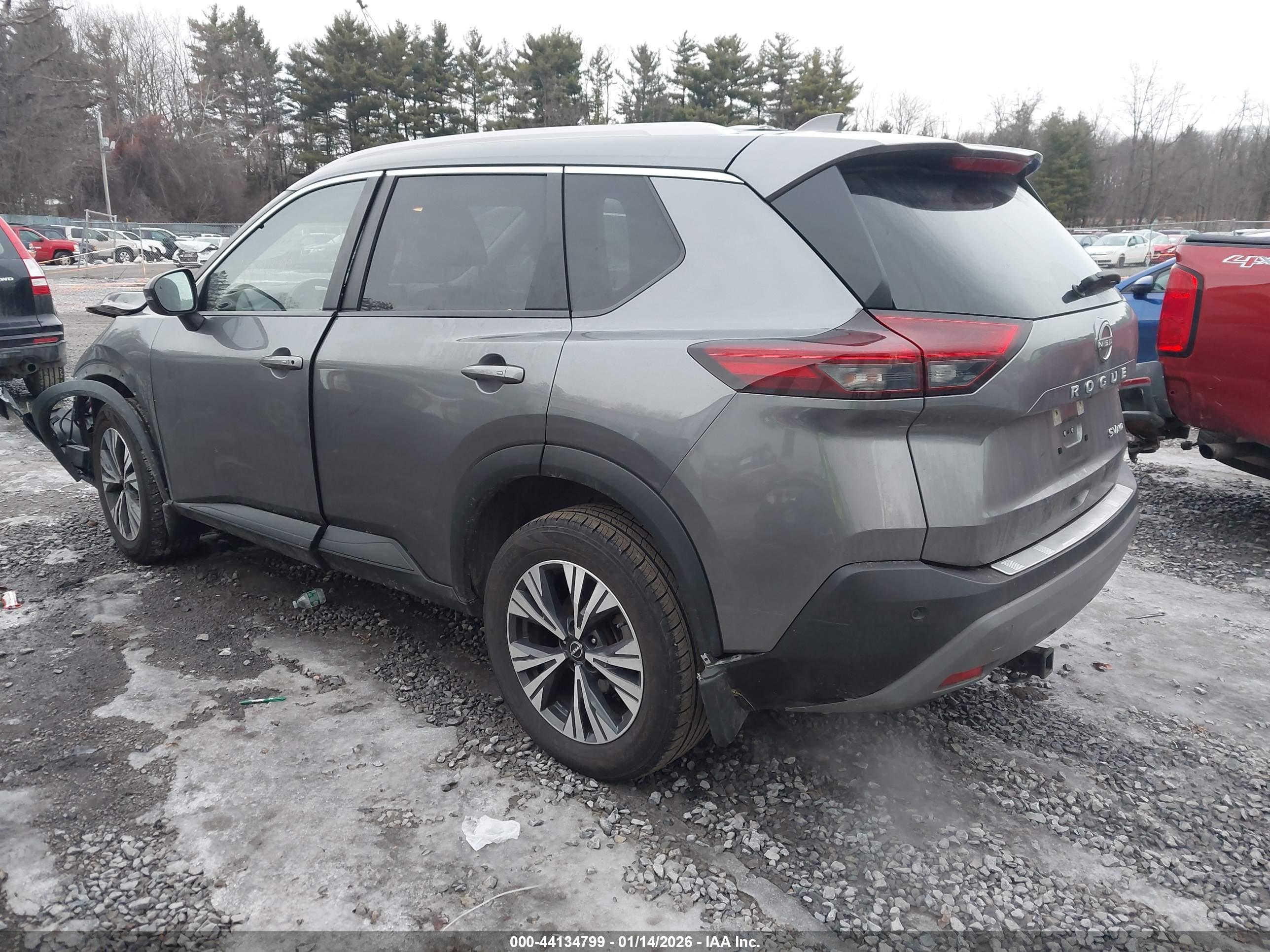 NISSAN ROGUE image 3