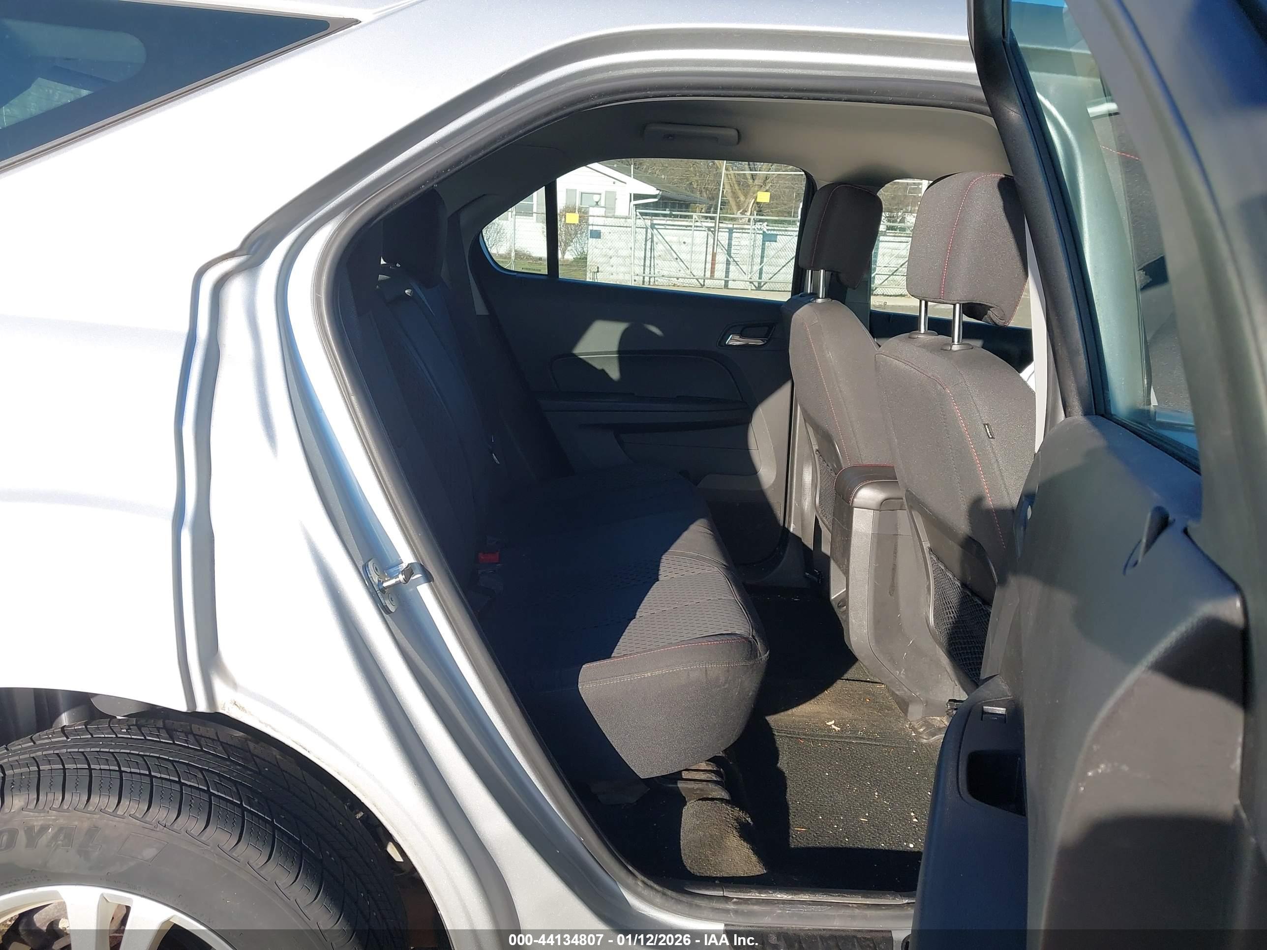 CHEVROLET EQUINOX image 8