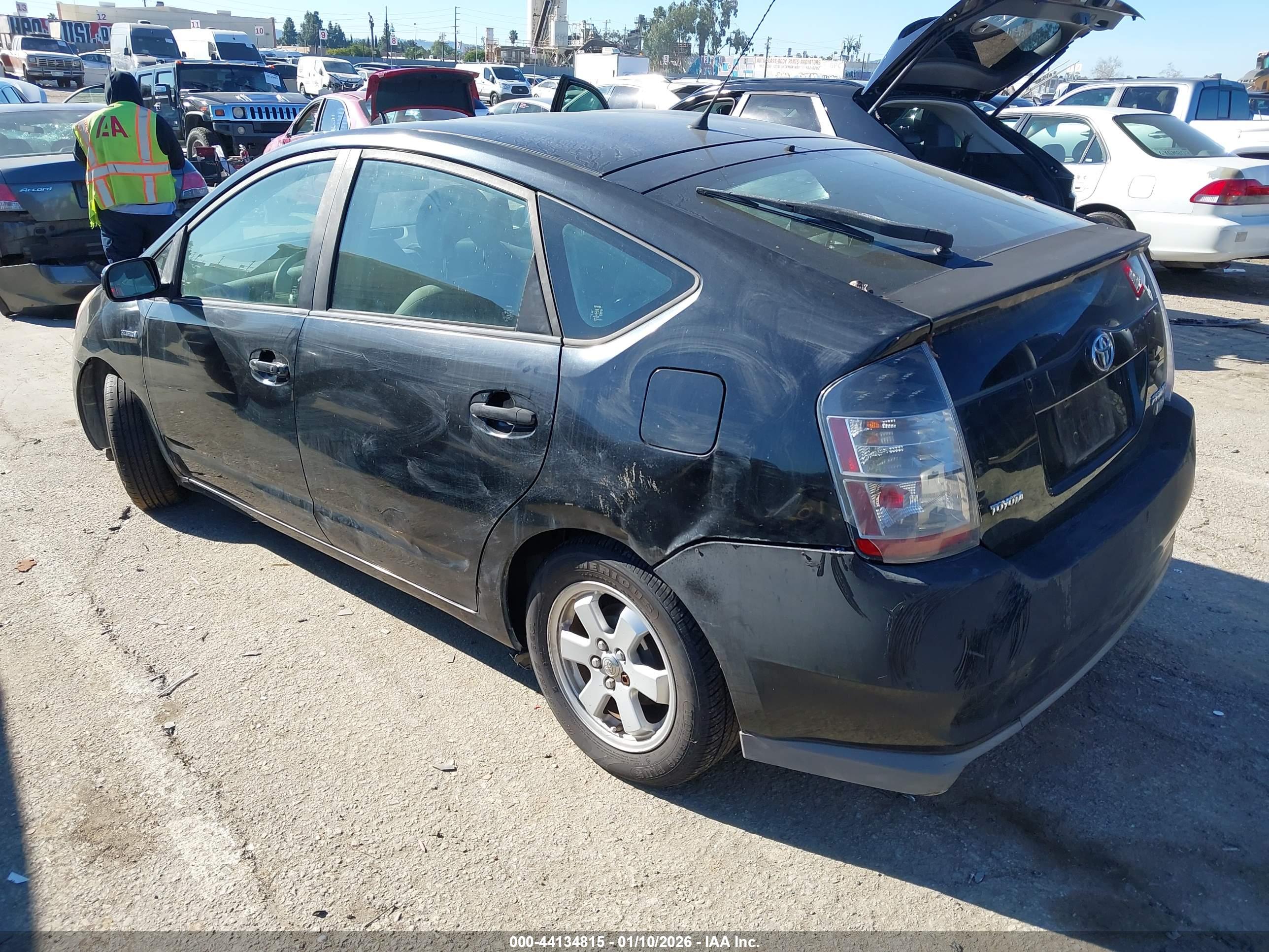 TOYOTA PRIUS image 3