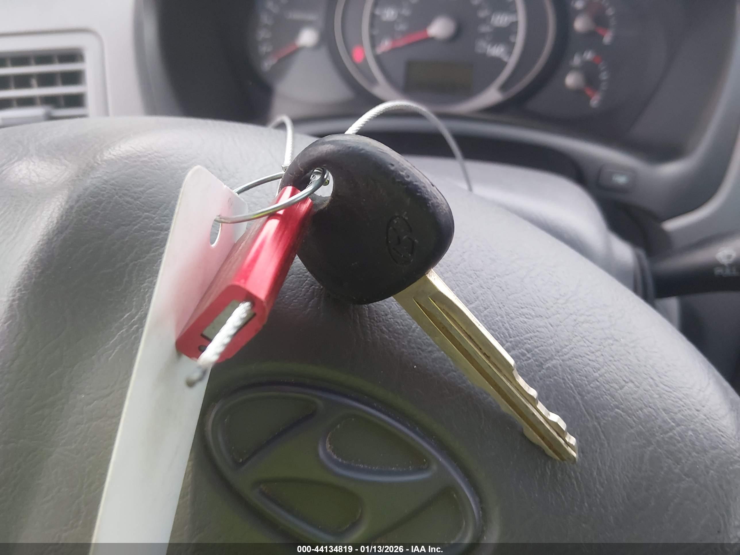 HYUNDAI TUCSON image 11