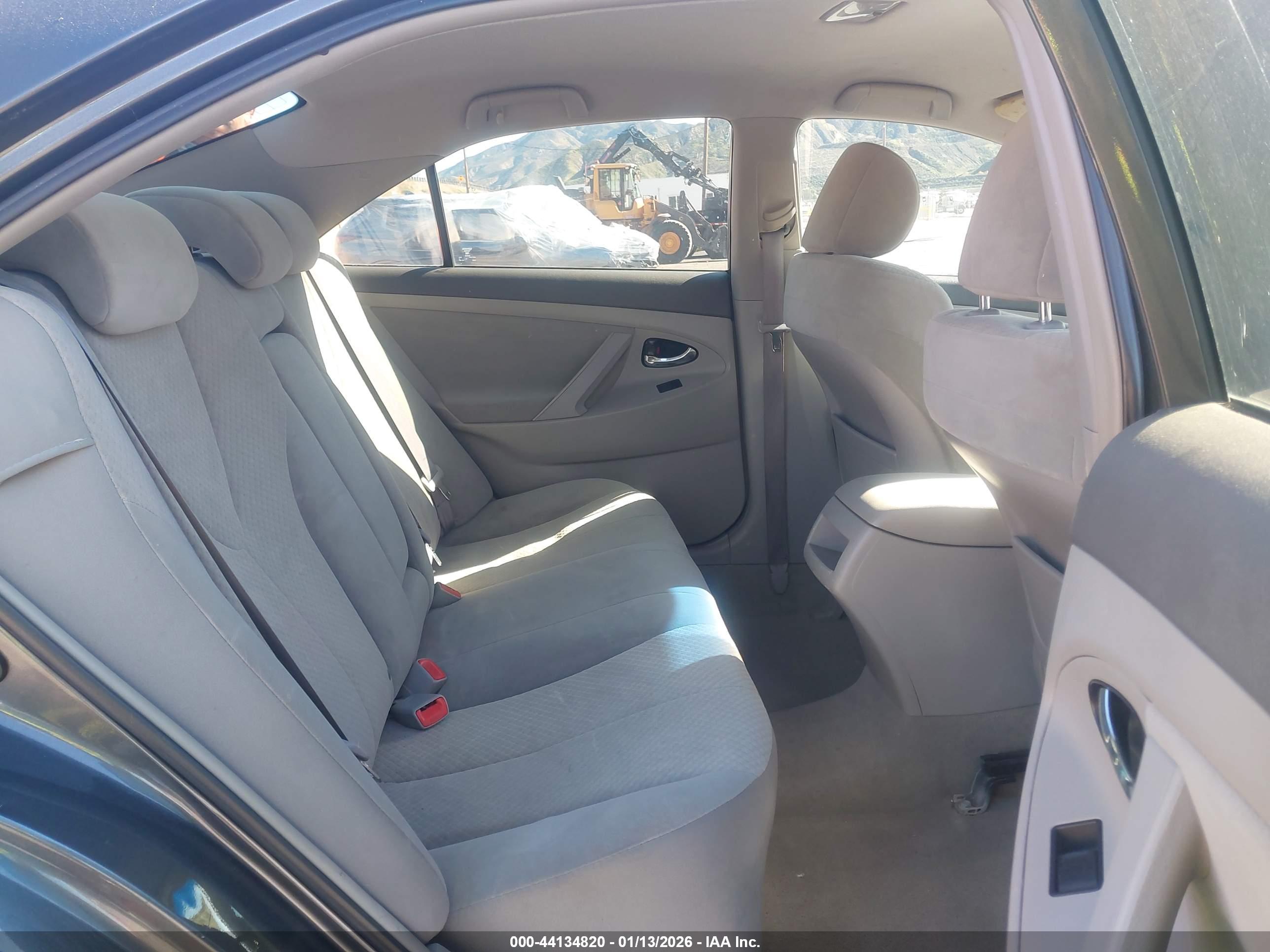 TOYOTA CAMRY image 8