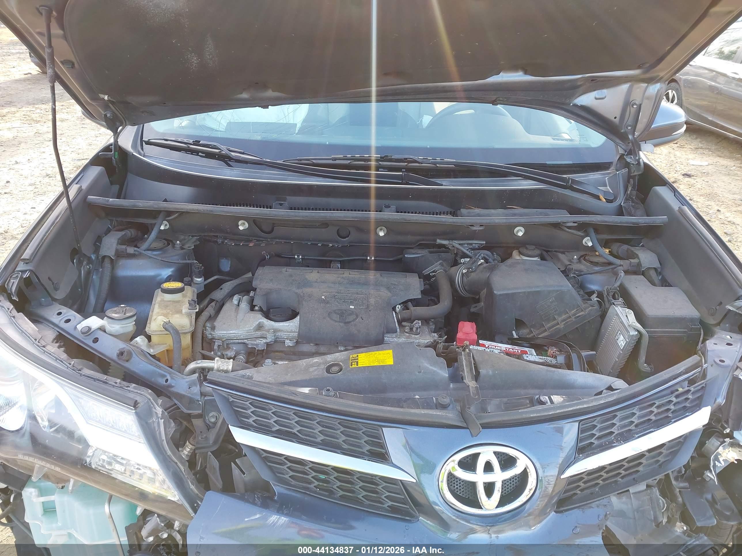 TOYOTA RAV4 image 10