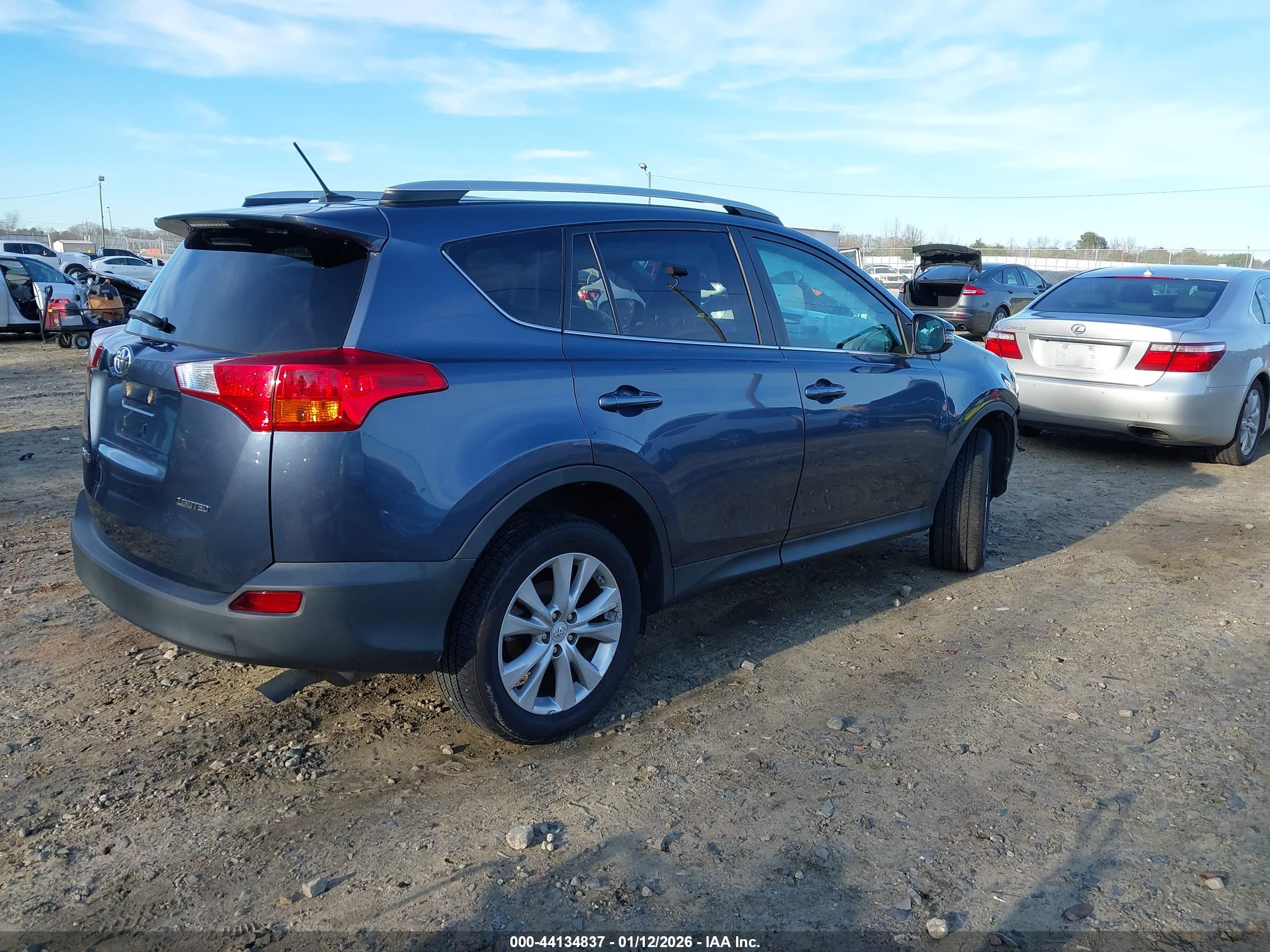 TOYOTA RAV4 image 4