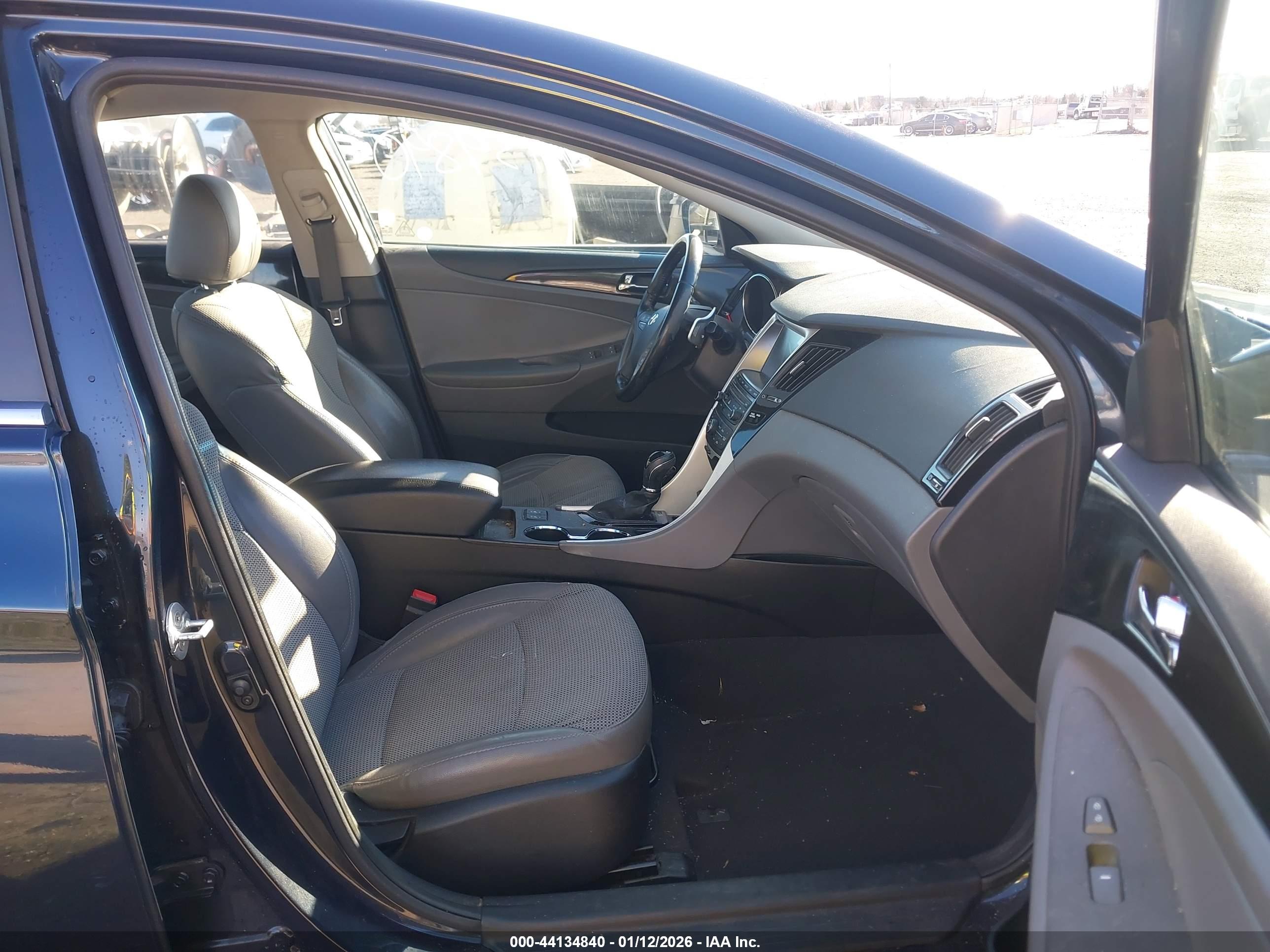 HYUNDAI SONATA image 5
