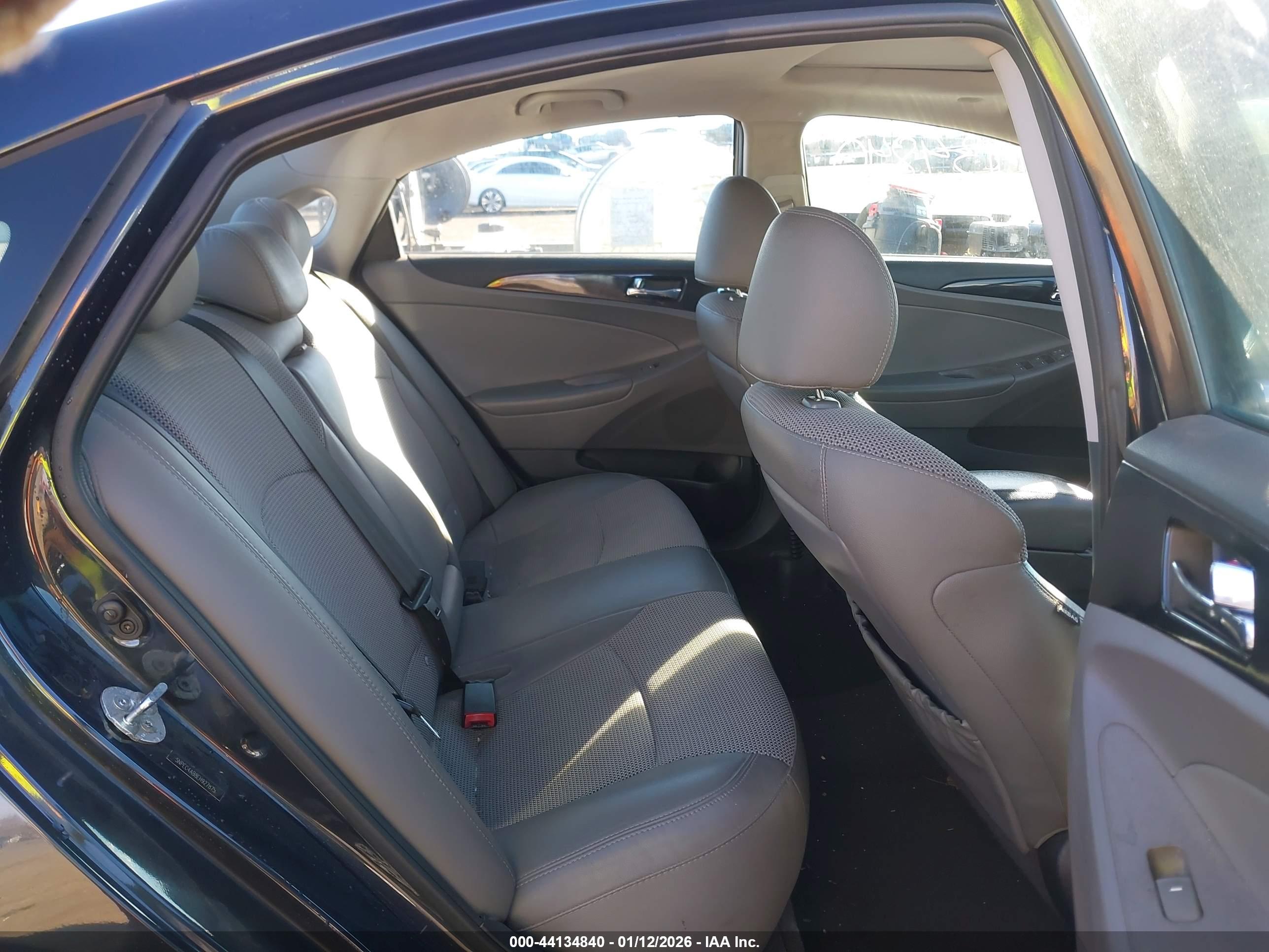 HYUNDAI SONATA image 8