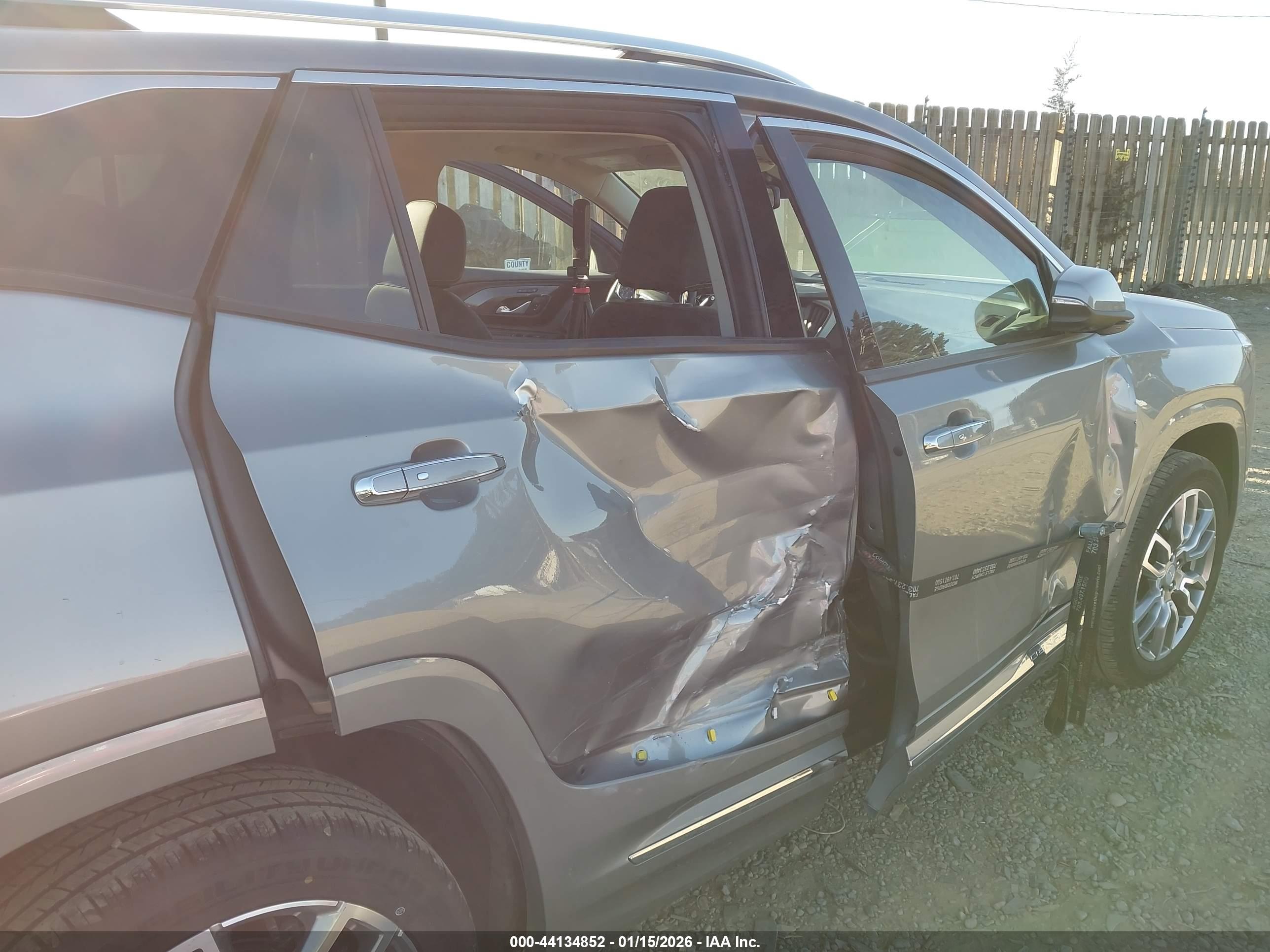 GMC TERRAIN image 6