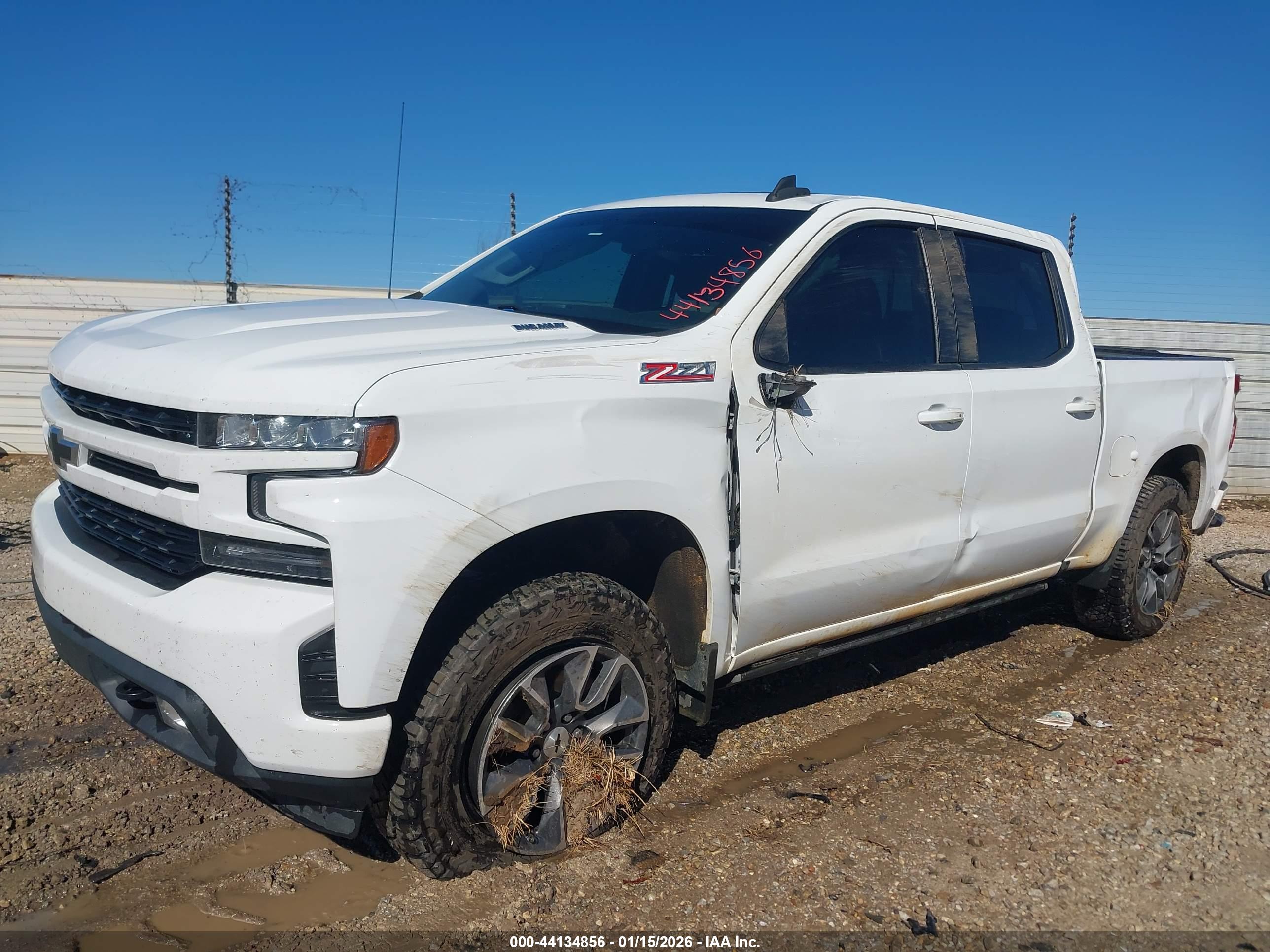 CHEVROLET SILVERADO image 6