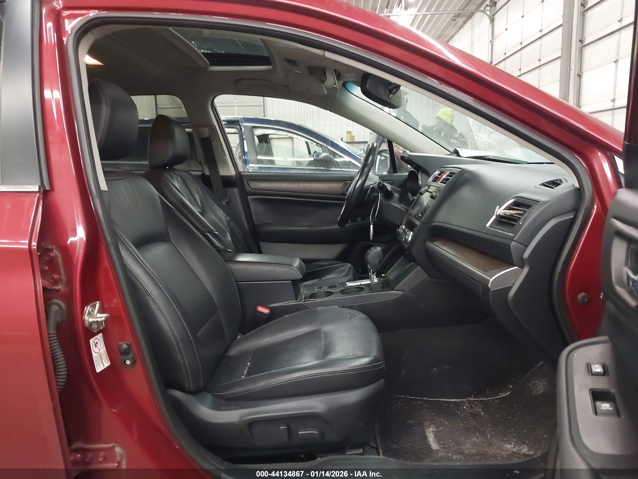 SUBARU OUTBACK image 5