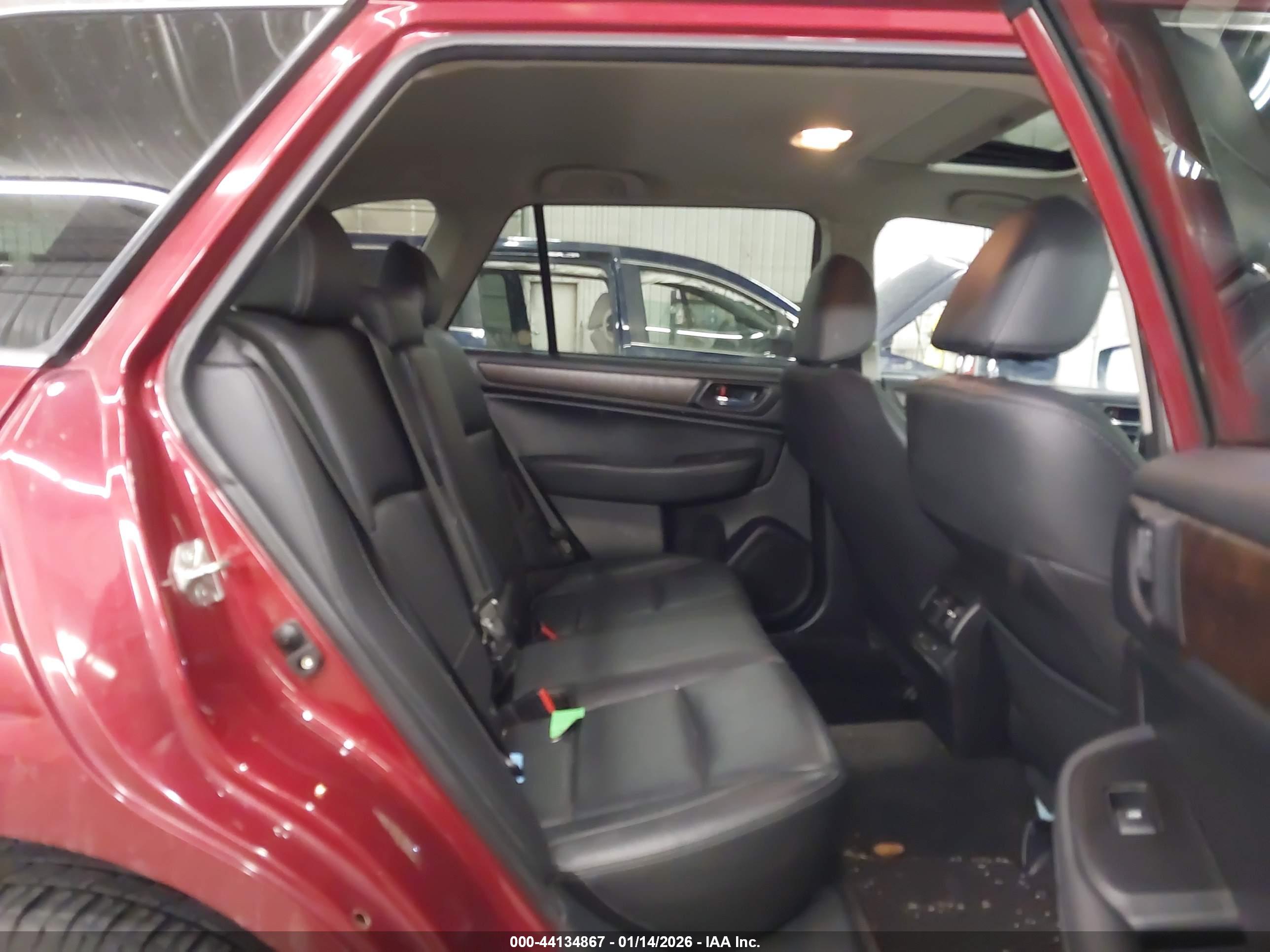 SUBARU OUTBACK image 8