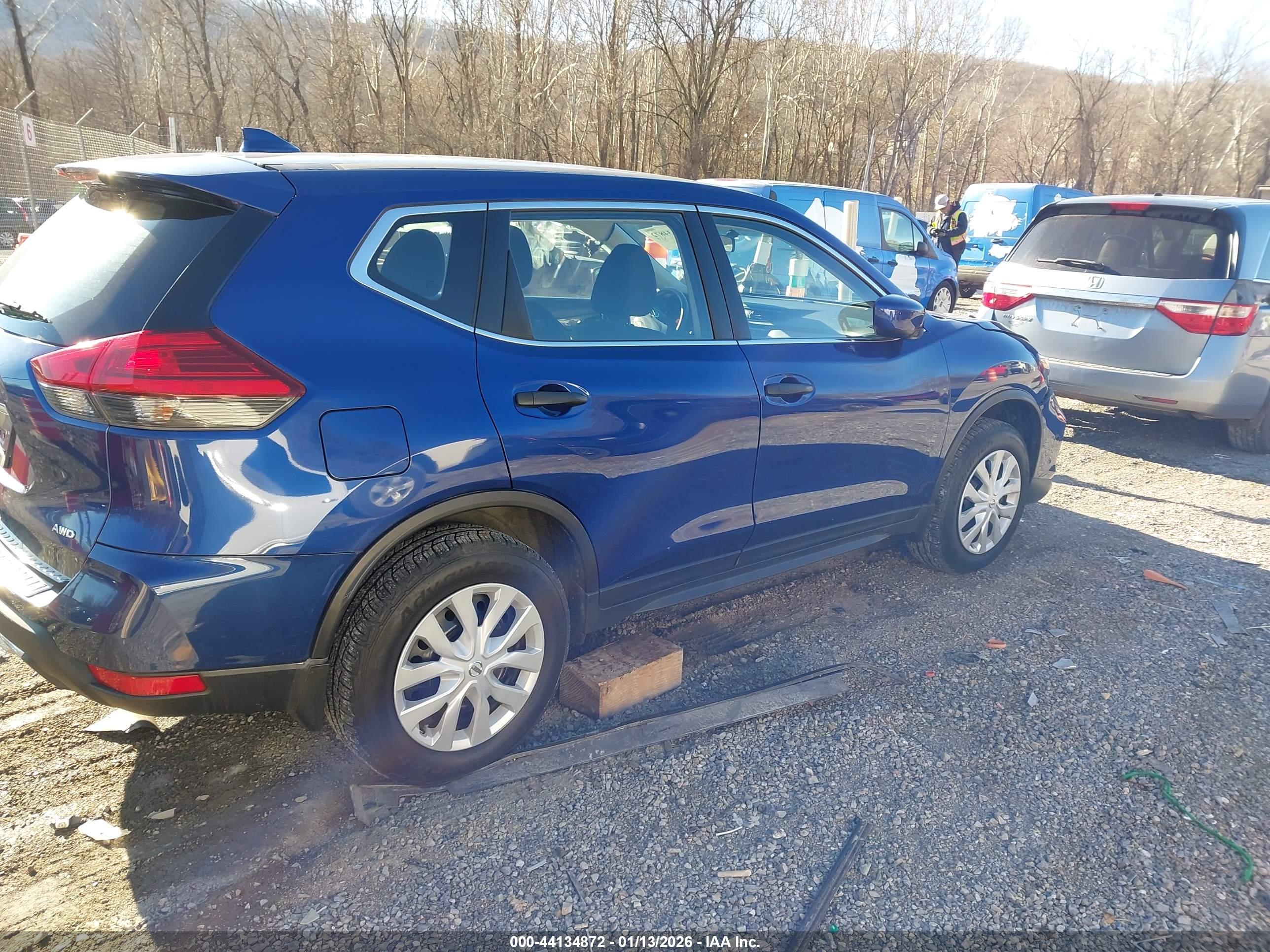 NISSAN ROGUE image 4