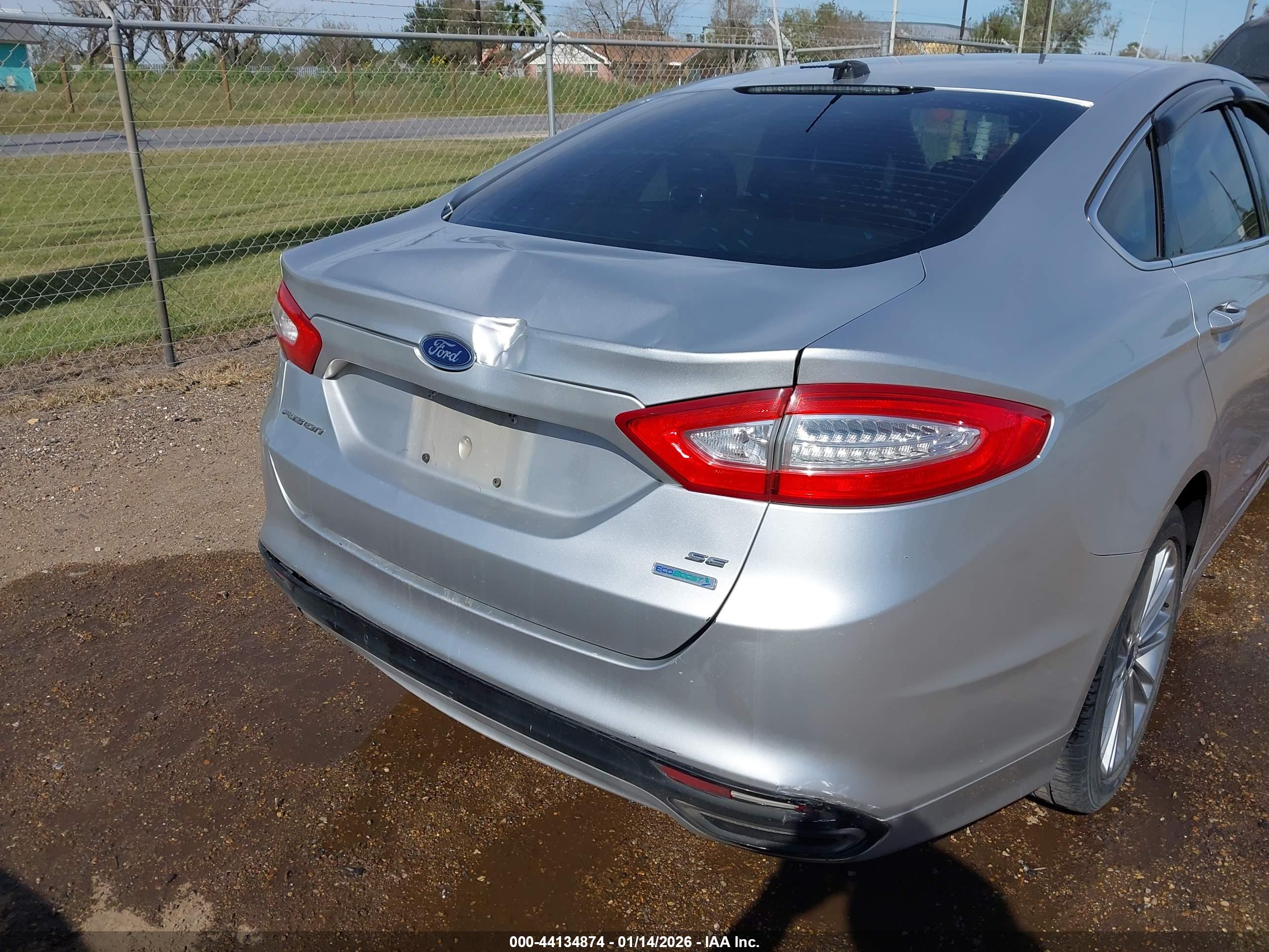 FORD FUSION image 6