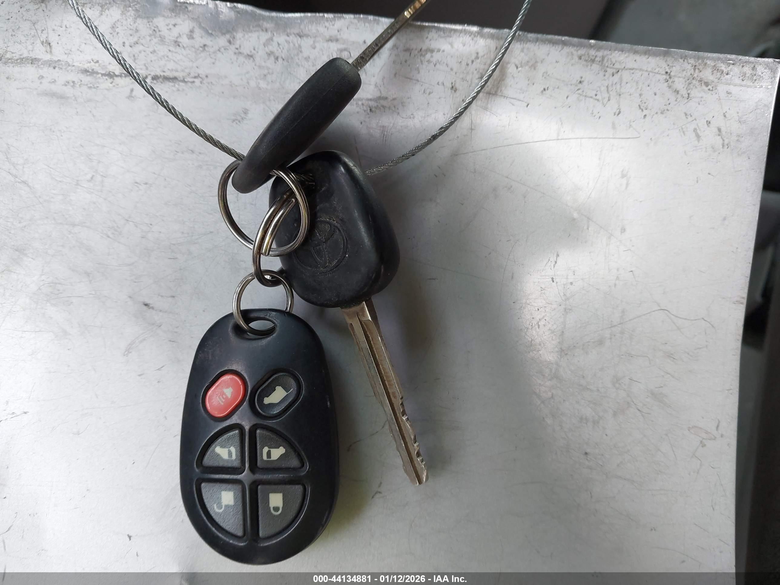 TOYOTA SIENNA image 11