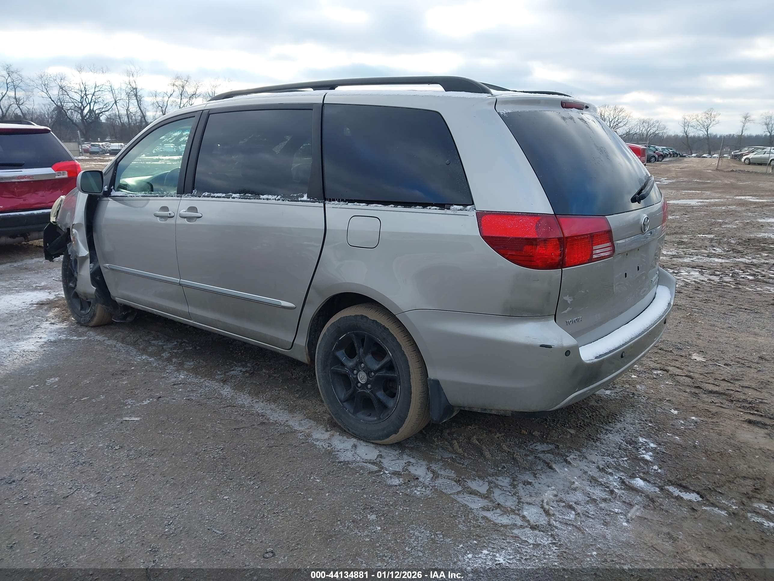 TOYOTA SIENNA image 3