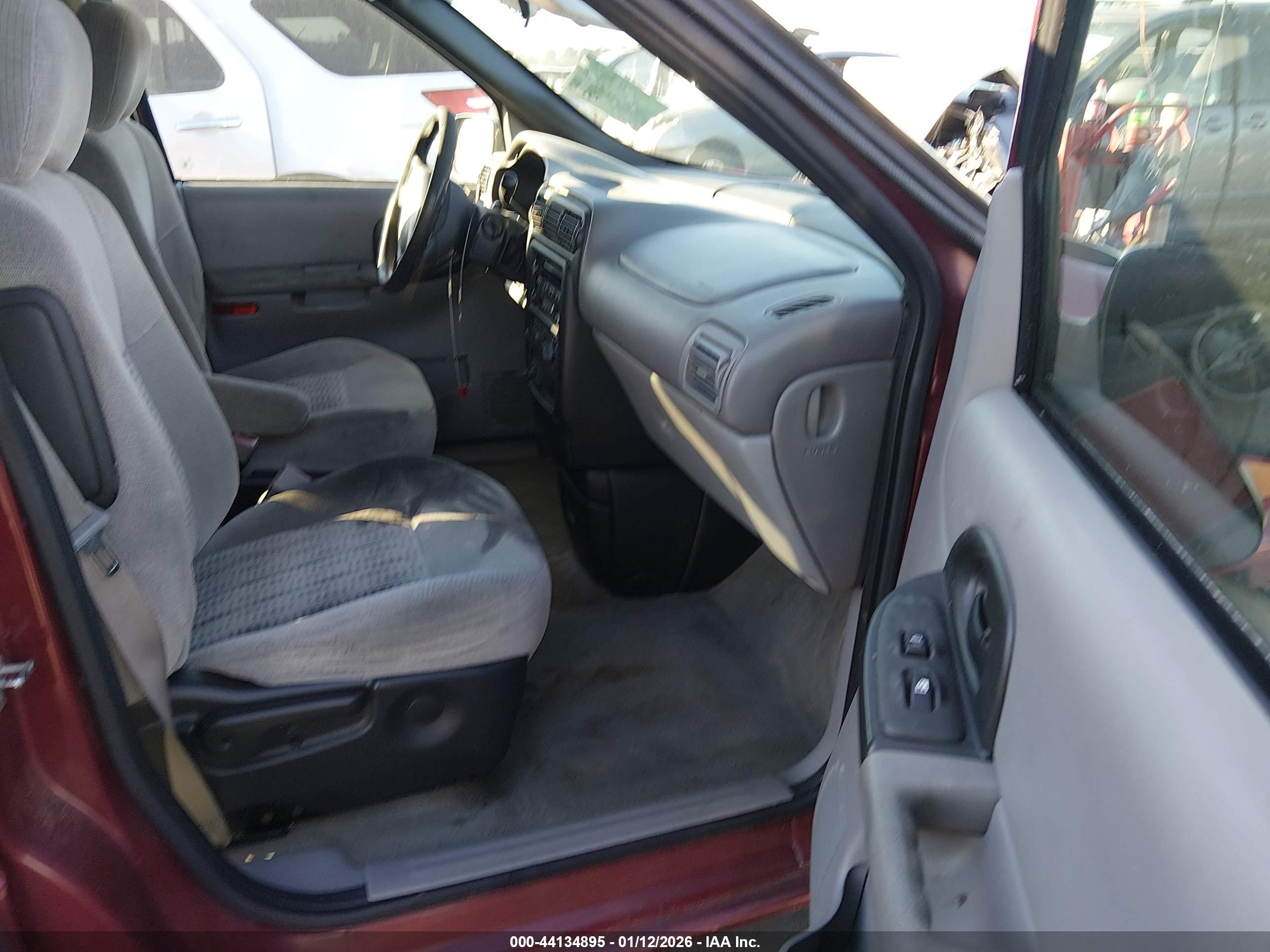 CHEVROLET VENTURE image 5