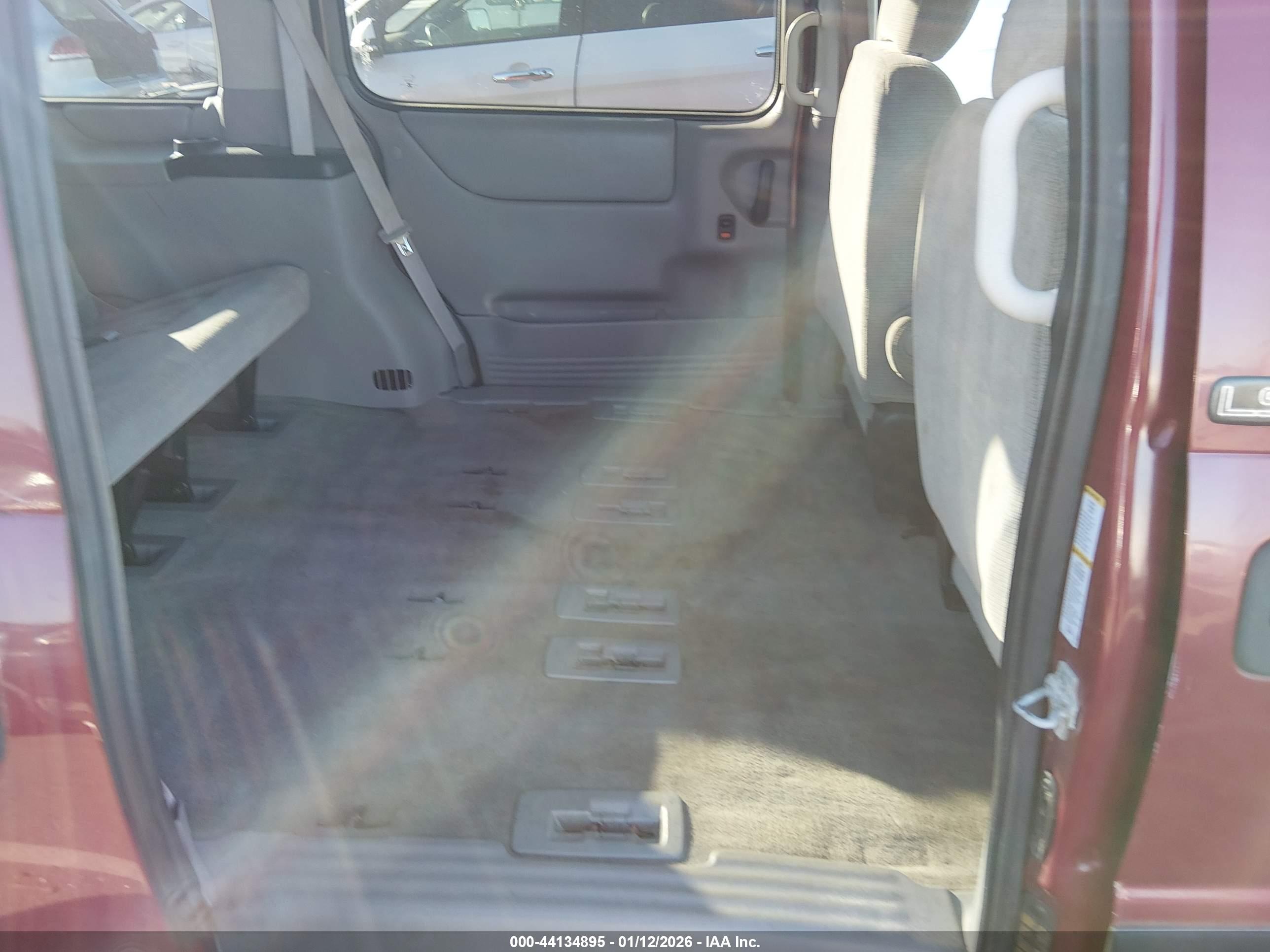 CHEVROLET VENTURE image 8