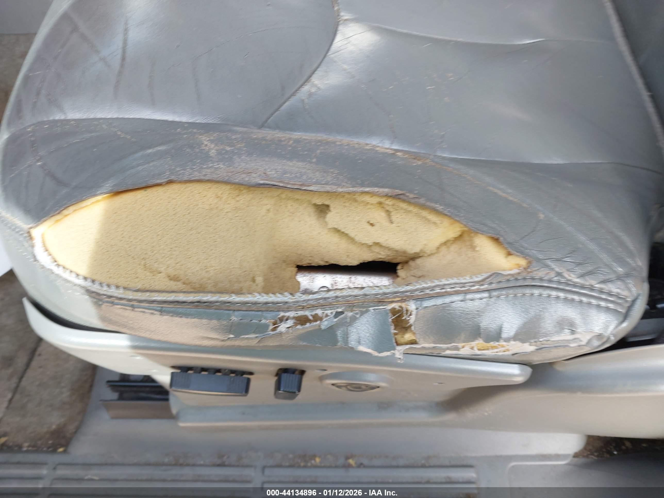 CHEVROLET TAHOE image 6