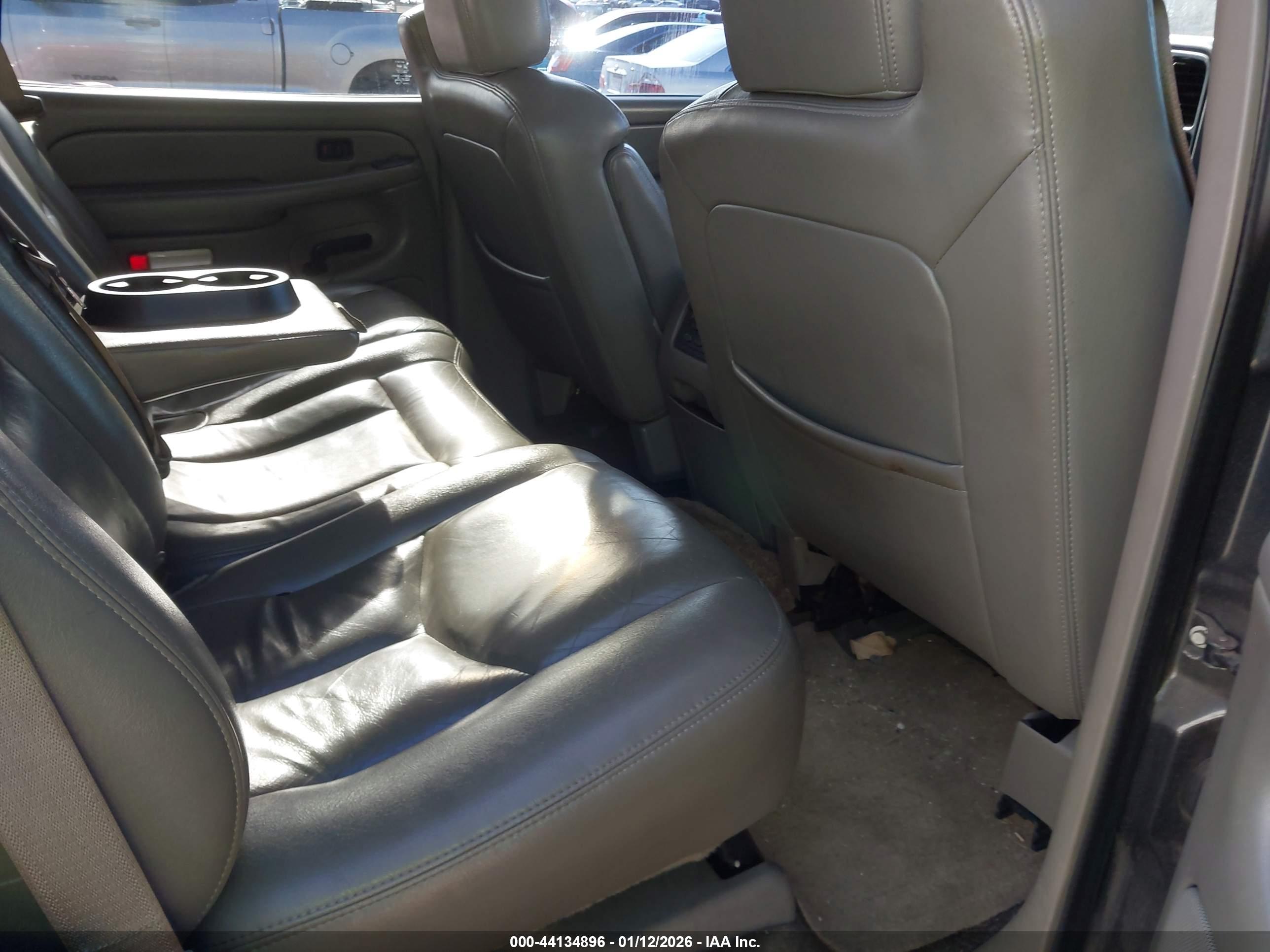 CHEVROLET TAHOE image 8