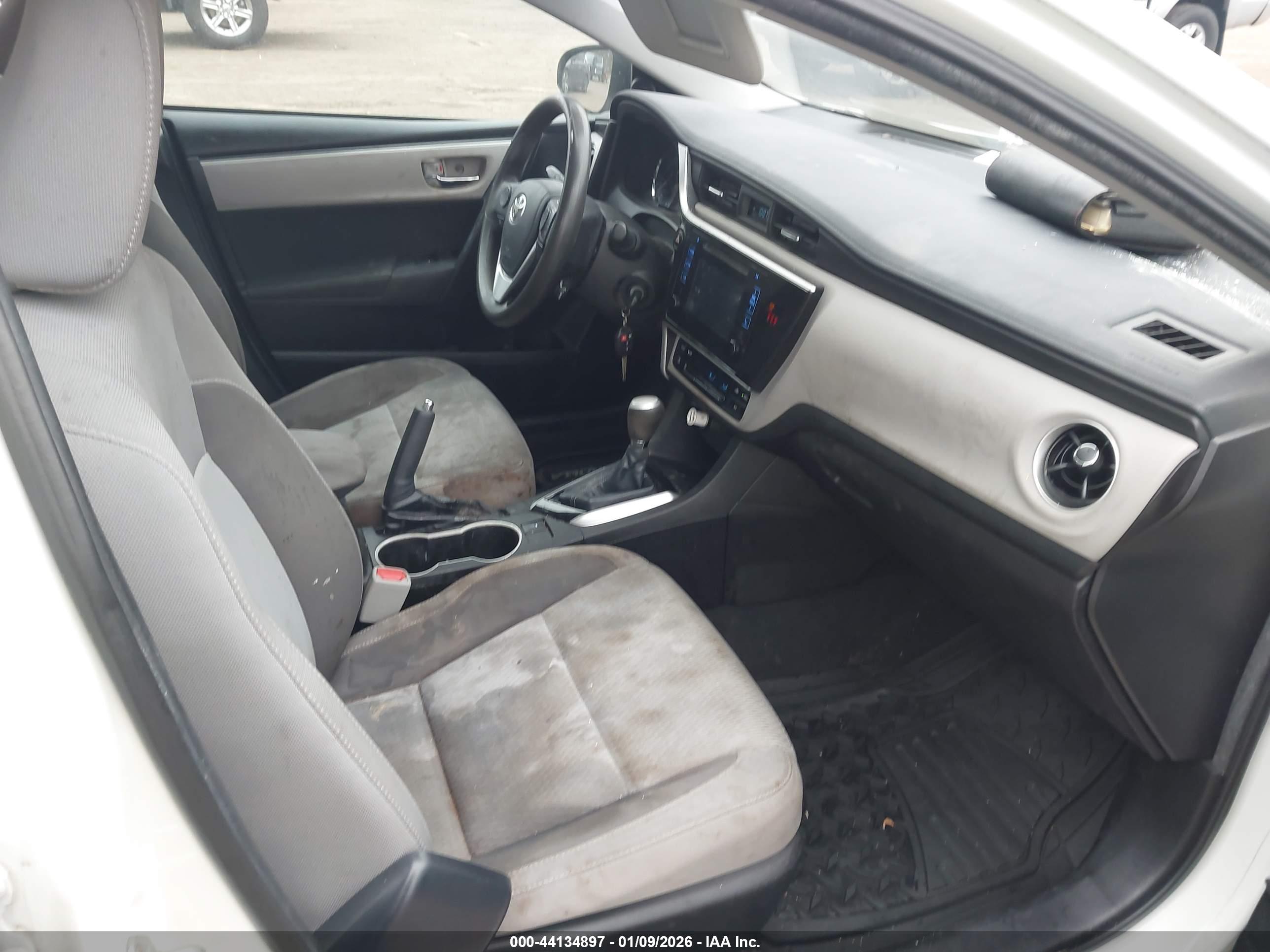 TOYOTA COROLLA image 5