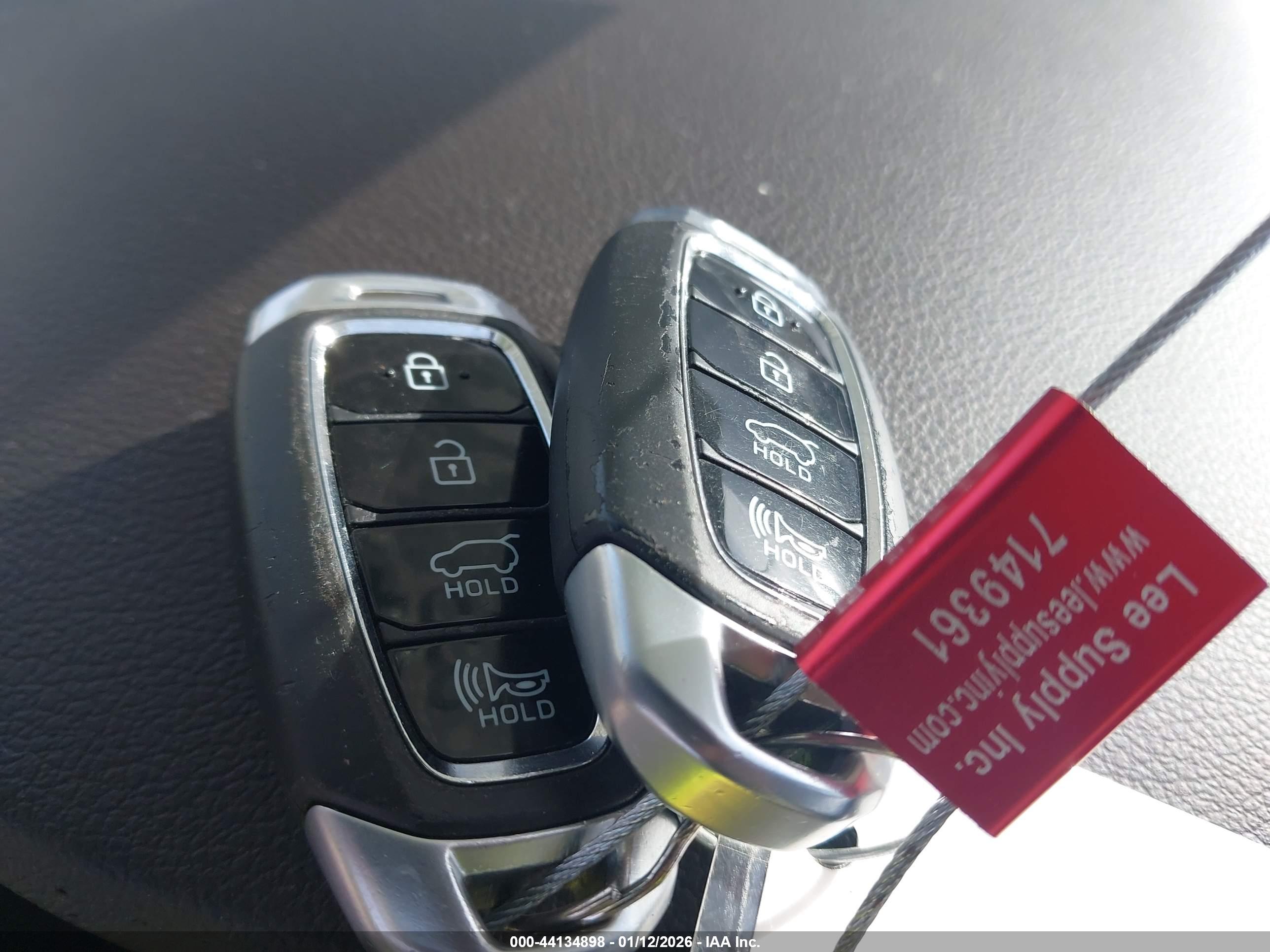HYUNDAI SANTA image 11