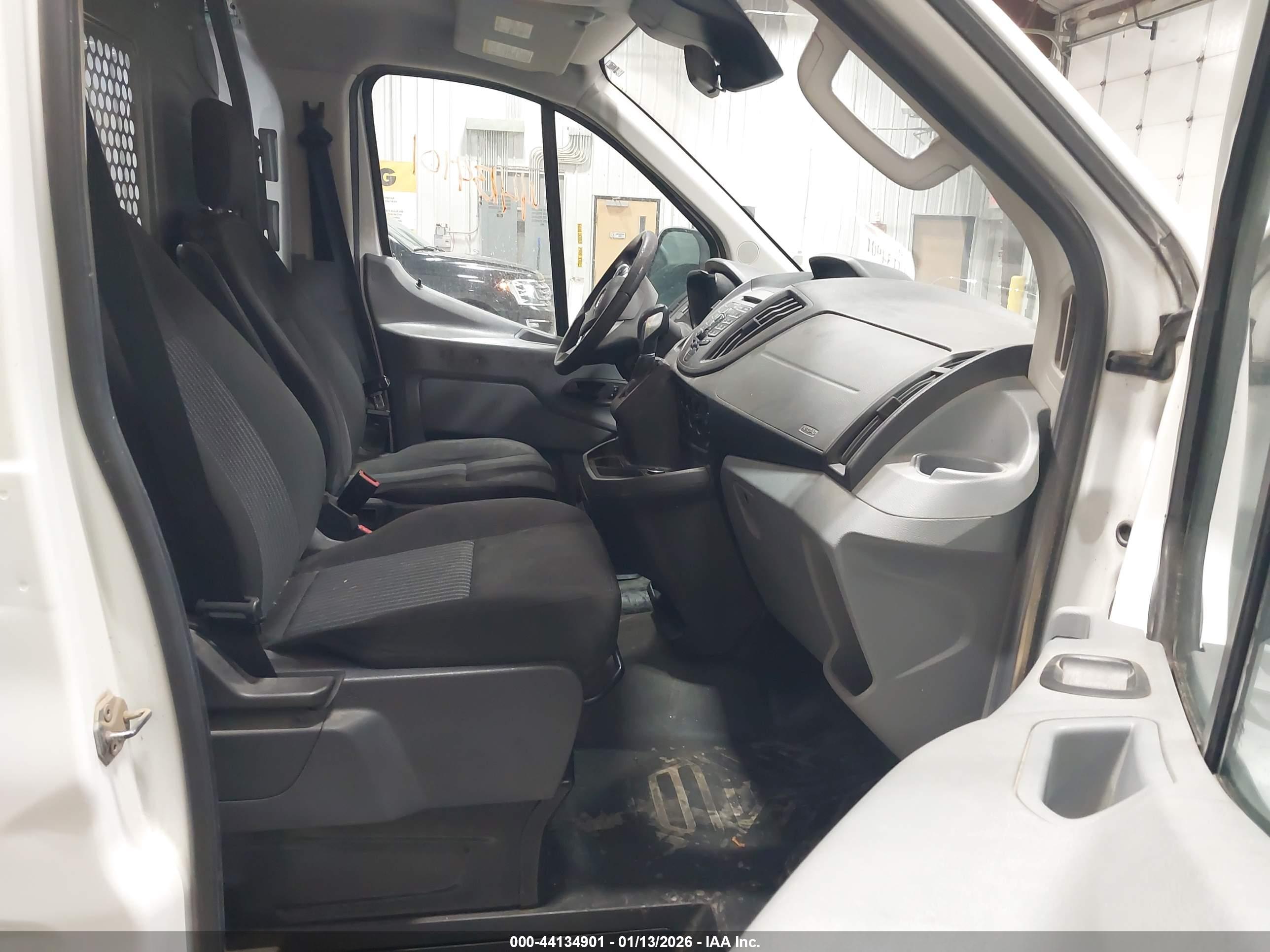 FORD TRANSIT-150 image 5