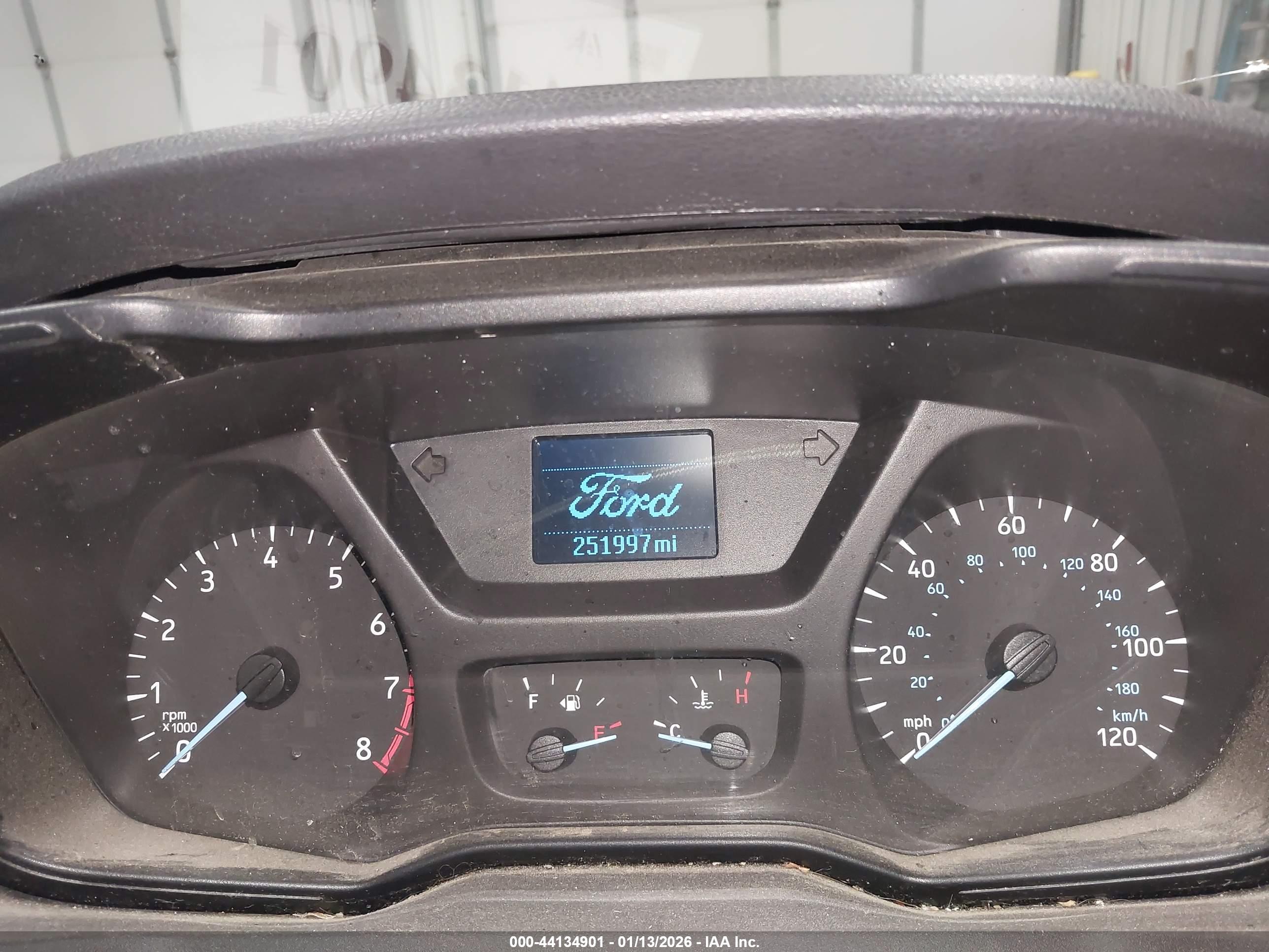 FORD TRANSIT-150 image 7