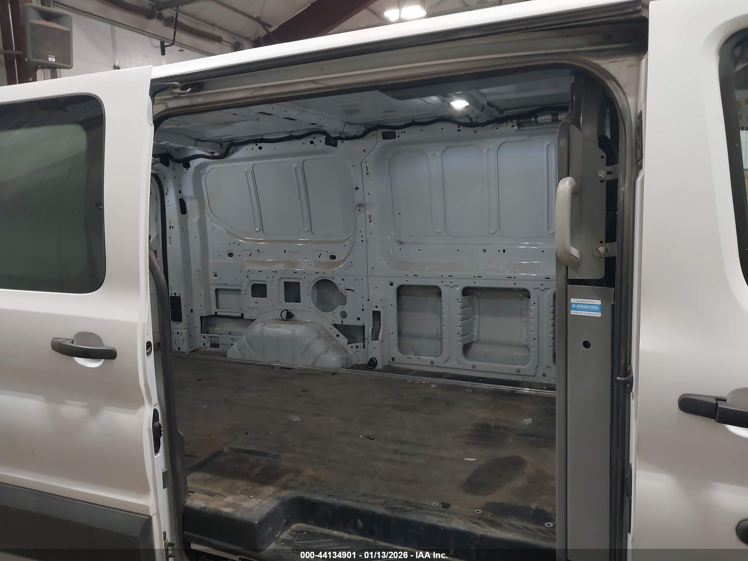 FORD TRANSIT-150 image 8