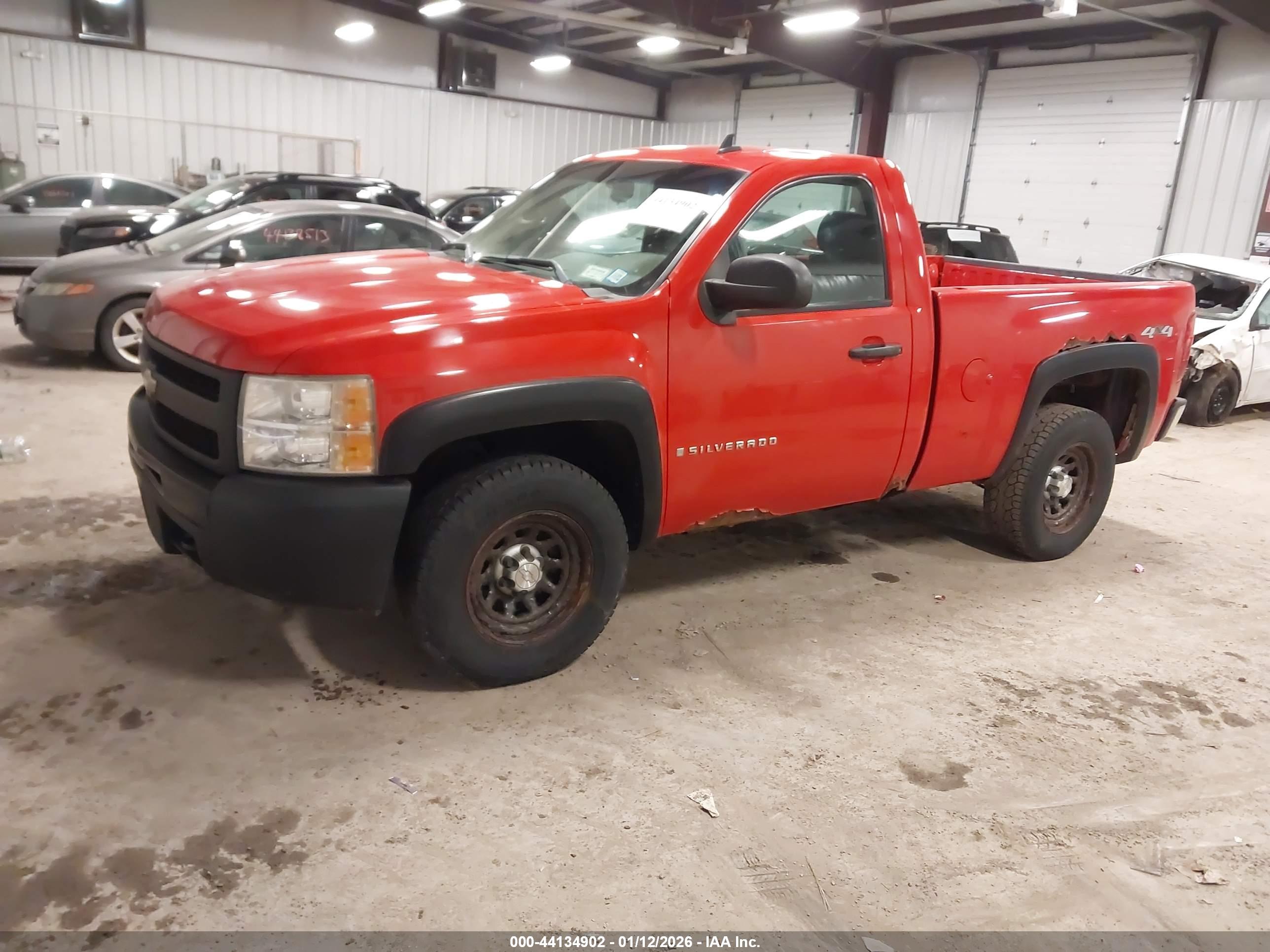 CHEVROLET SILVERADO image 2