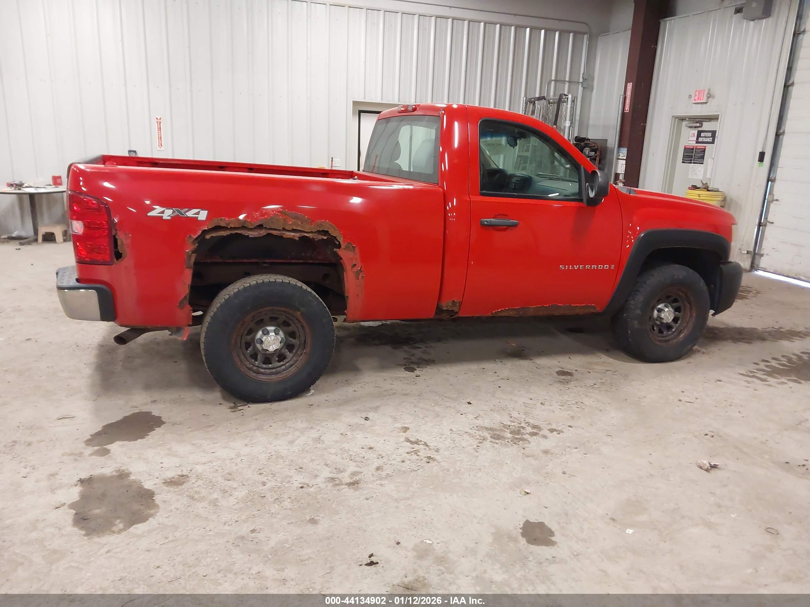 CHEVROLET SILVERADO image 4