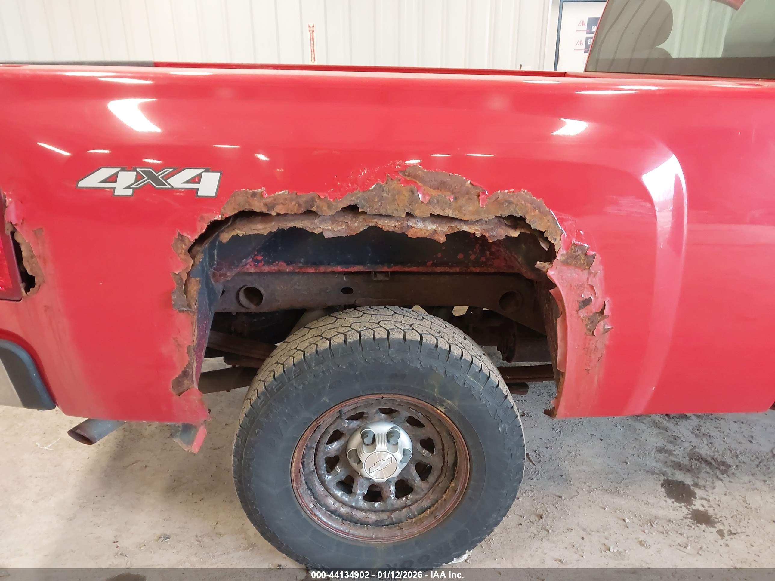CHEVROLET SILVERADO image 6