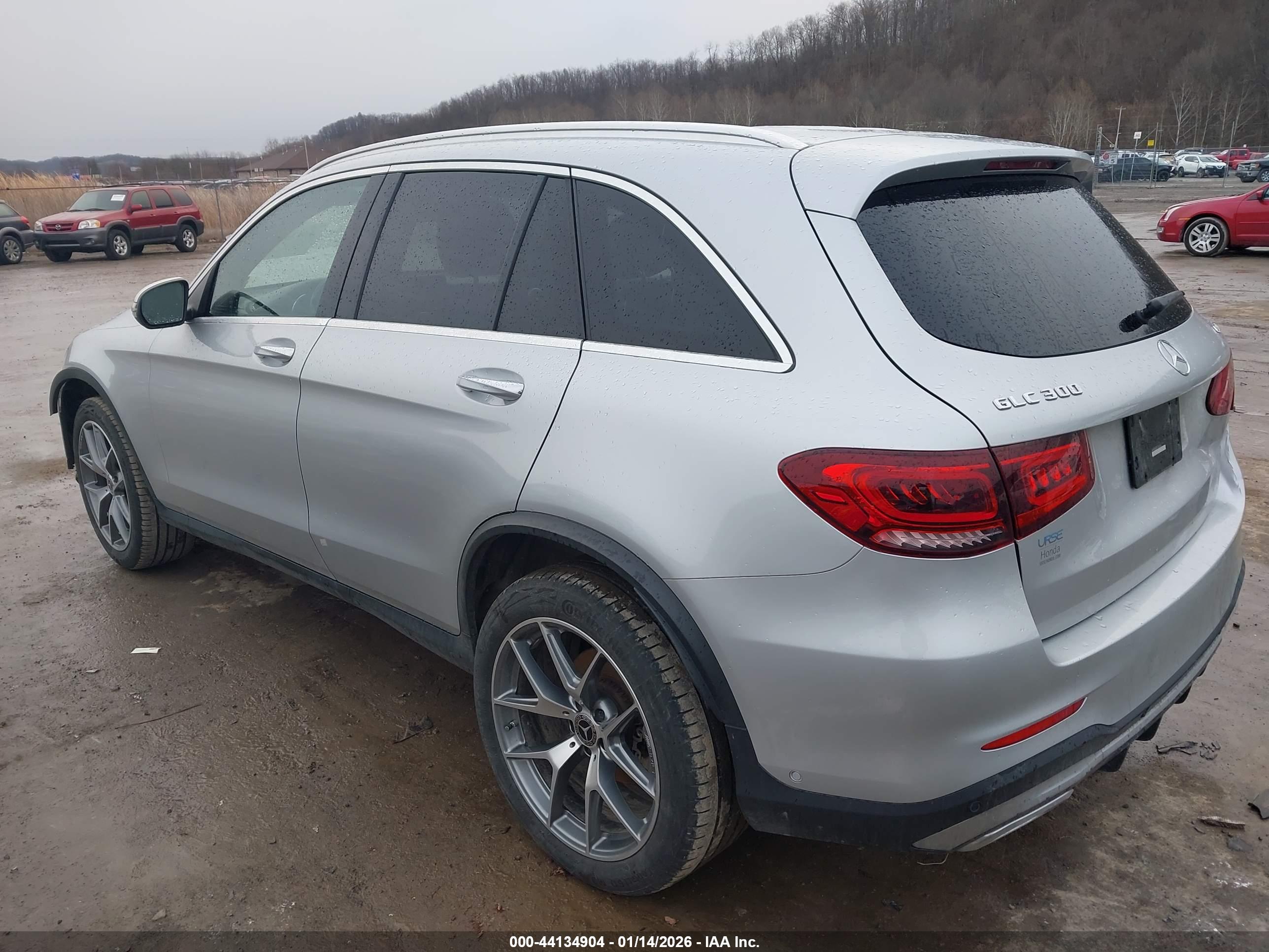 MERCEDES-BENZ GLC image 3