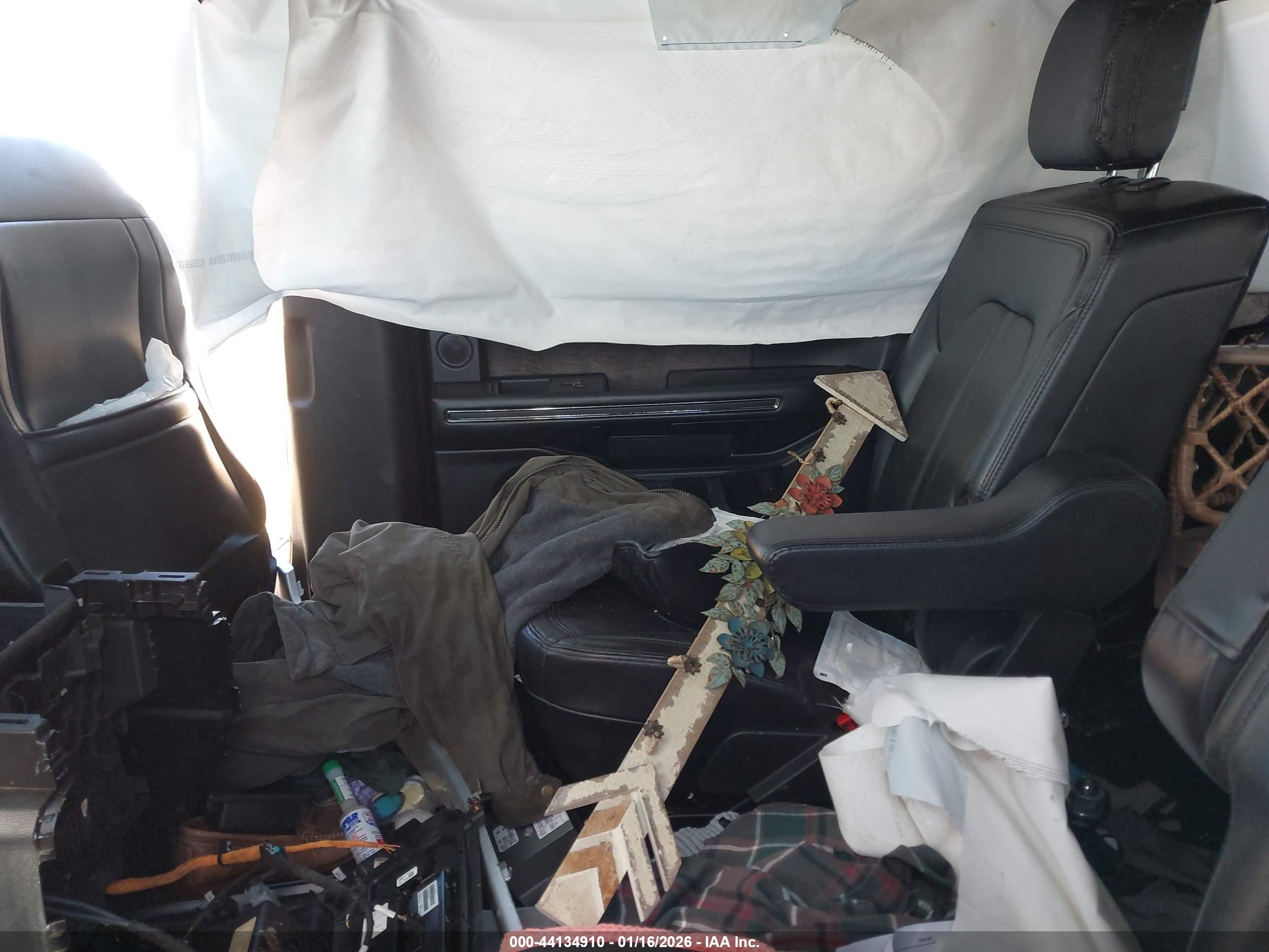 FORD EXPEDITION image 8